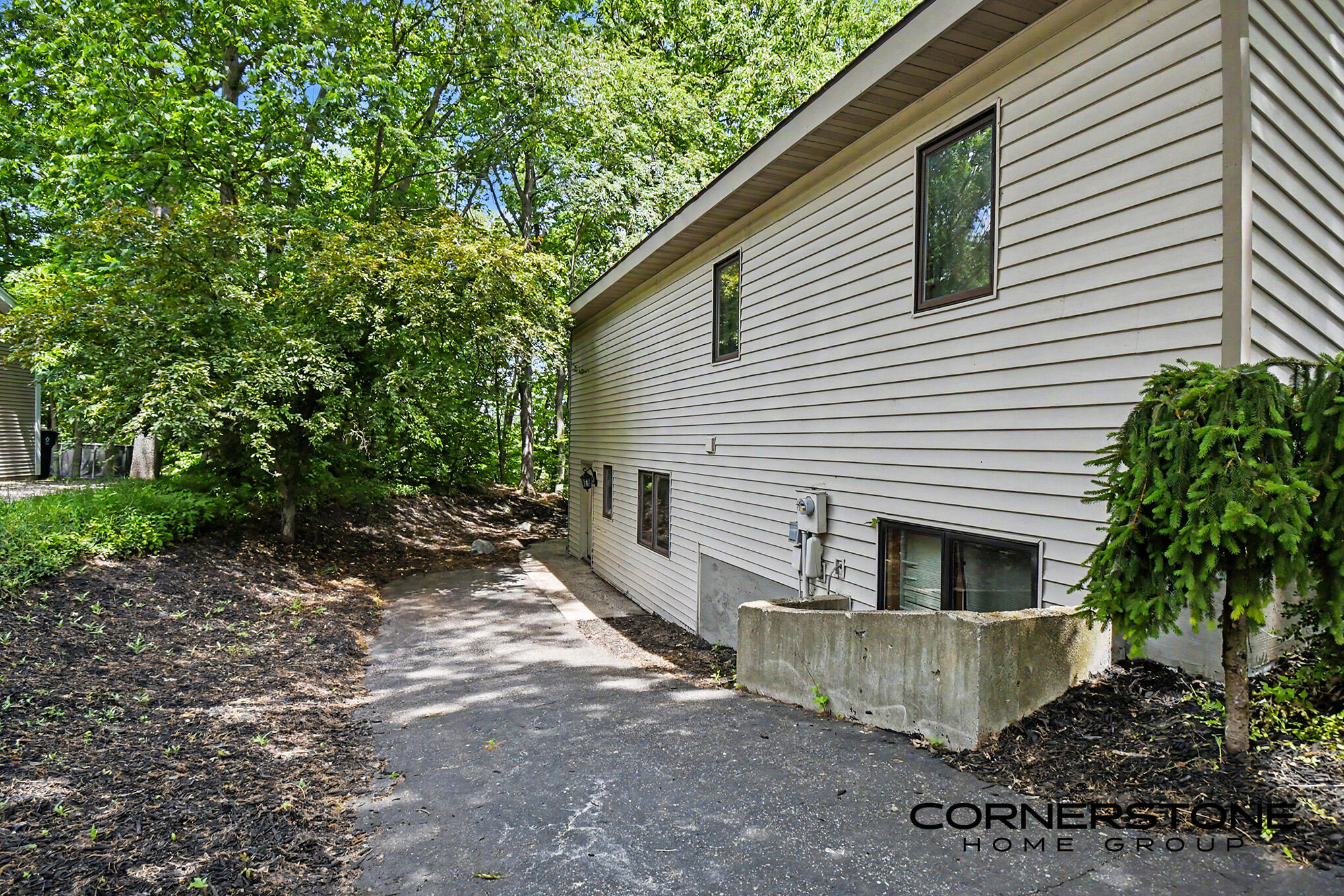 2111 Northridge Drive NE Grand Rapids MI 49525