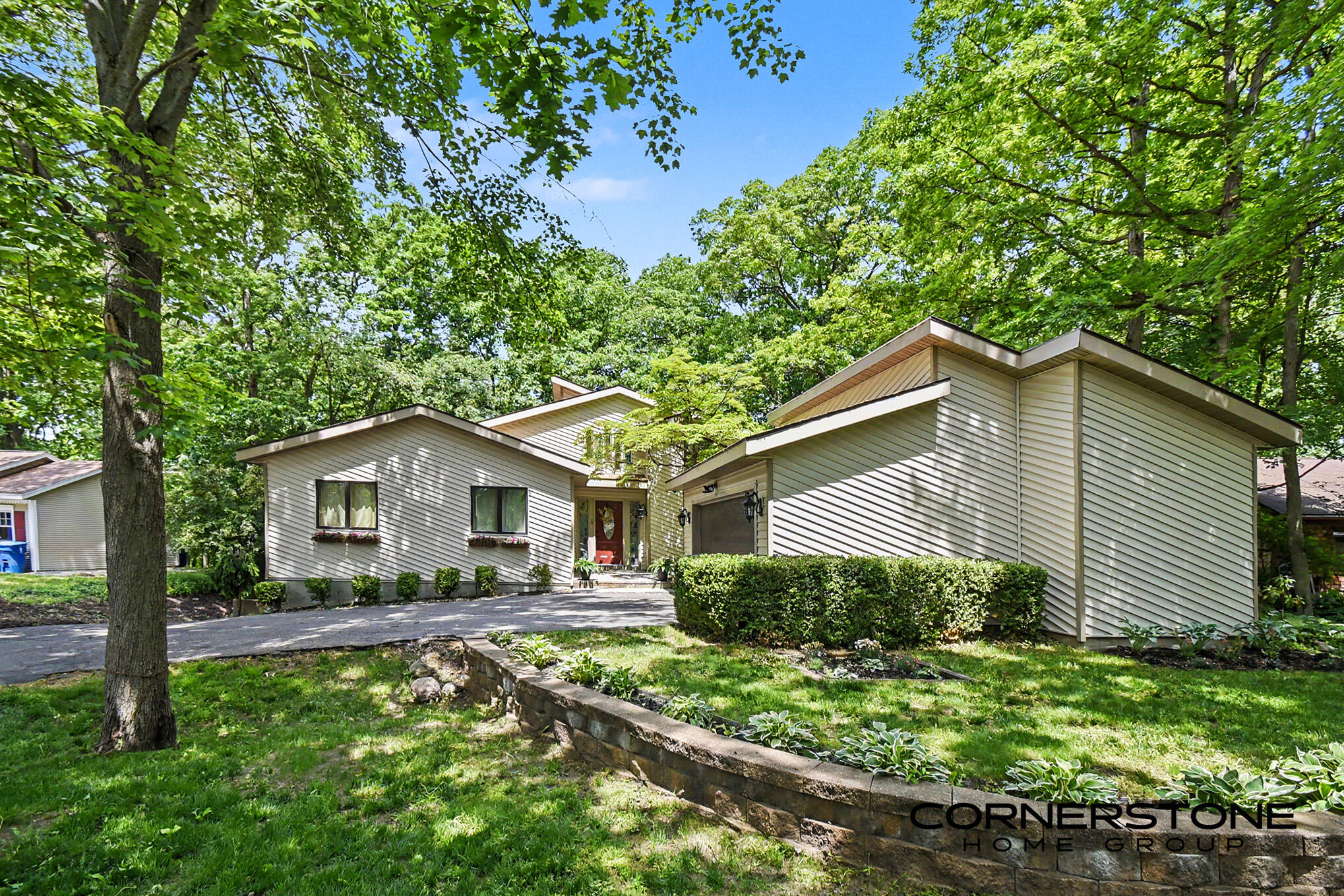 2111 Northridge Drive NE Grand Rapids MI 49525
