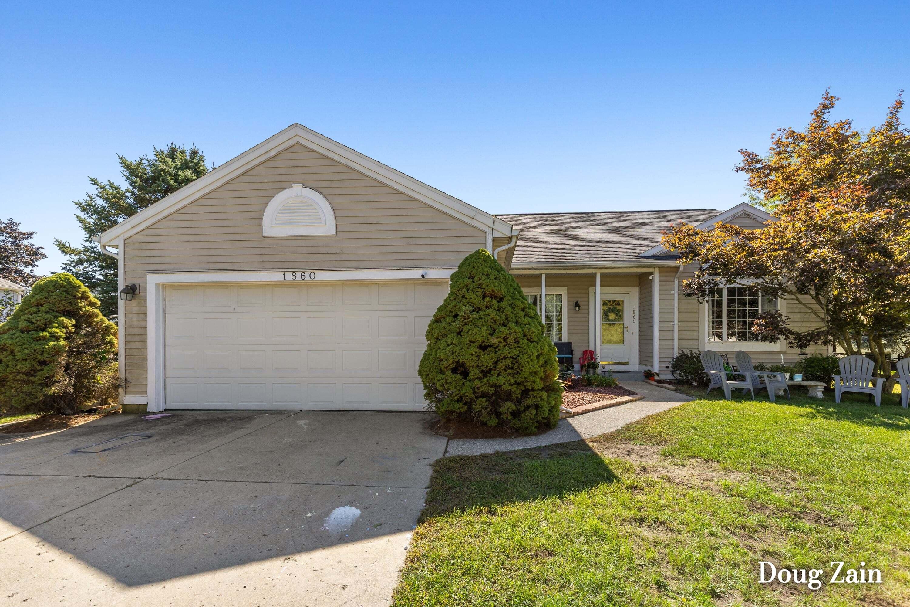1860 Sandrel Drive NE Grand Rapids MI 49505
