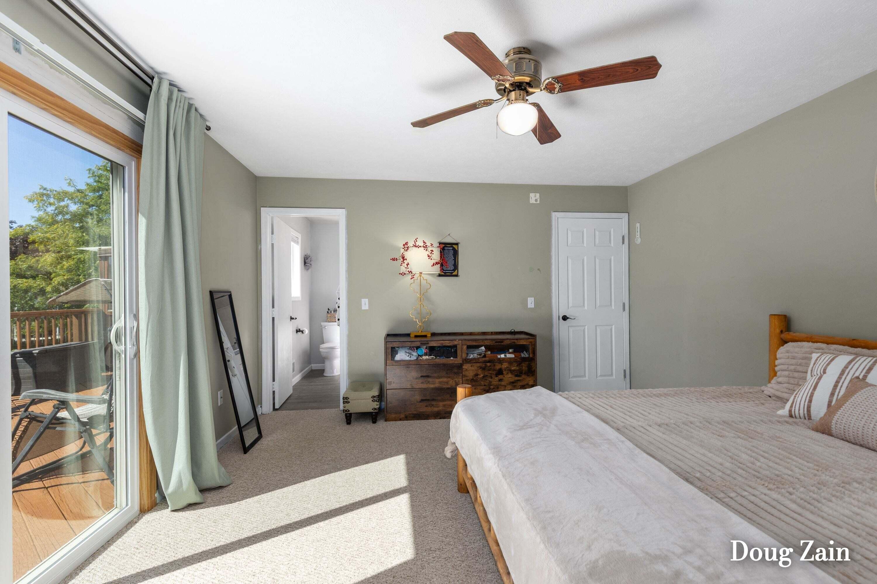 1860 Sandrel Drive NE Grand Rapids MI 49505
