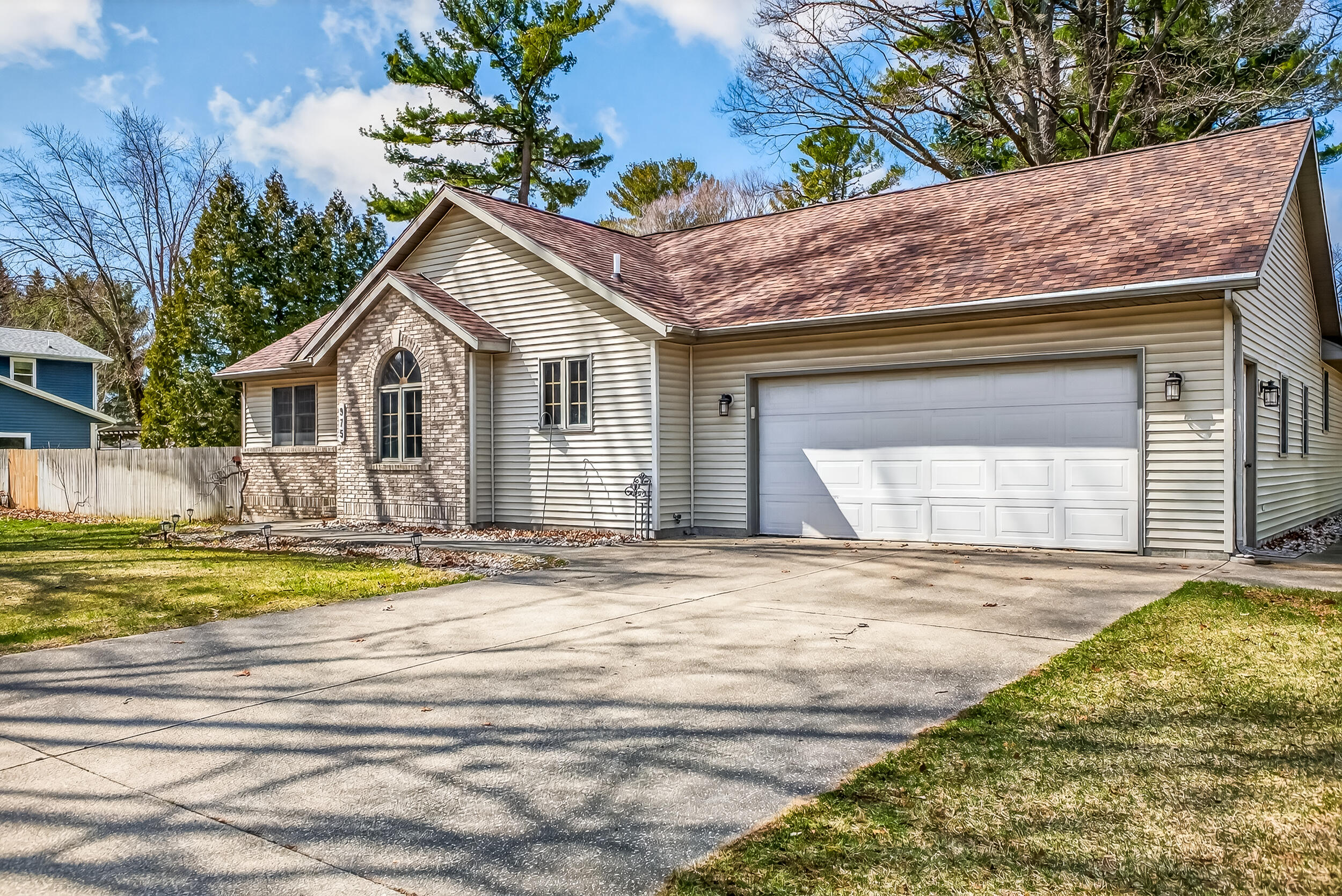 975 Glenwood Avenue Muskegon MI 49445