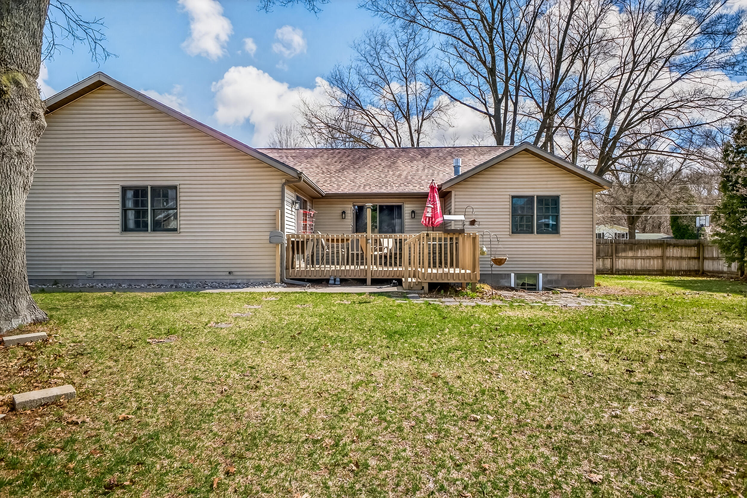975 Glenwood Avenue Muskegon MI 49445