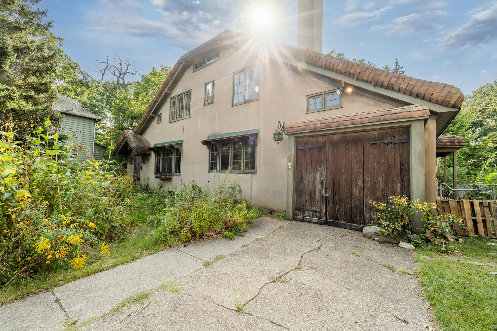 576 Colfax Avenue Benton Harbor MI 49022