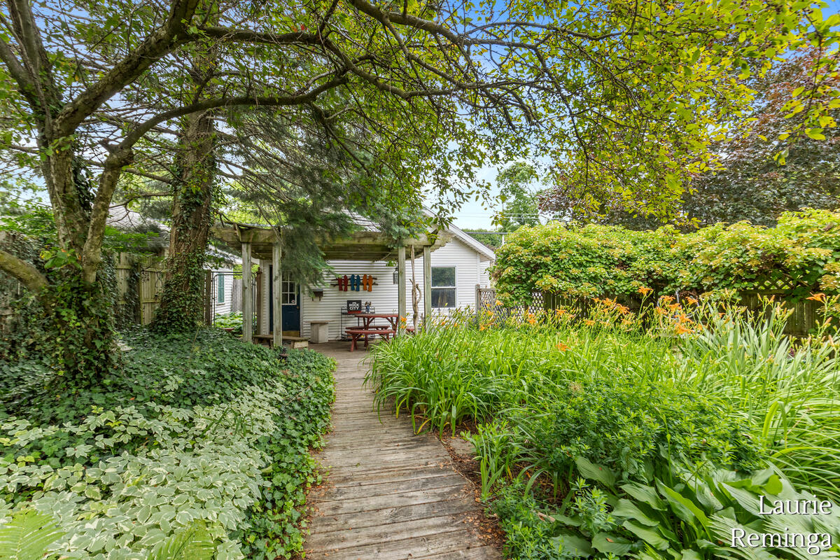 753 Lyon Street NE Grand Rapids MI 49503