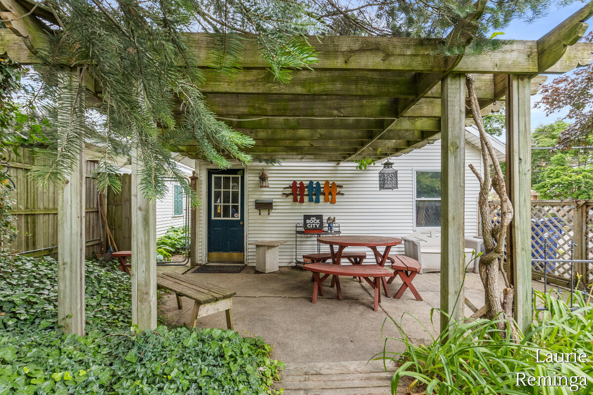 753 Lyon Street NE Grand Rapids MI 49503