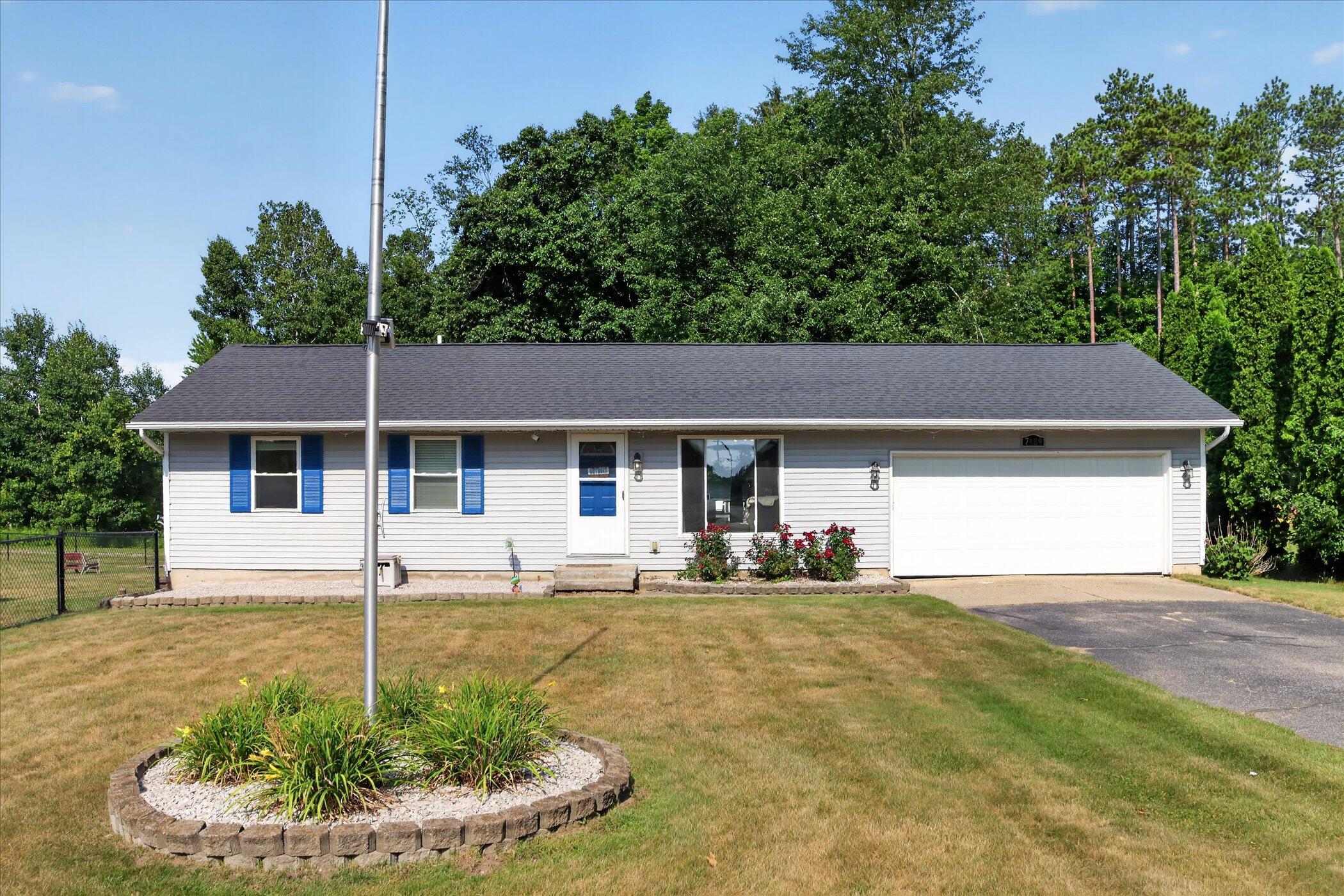 7489 Tiffany Avenue NE Rockford MI 49341
