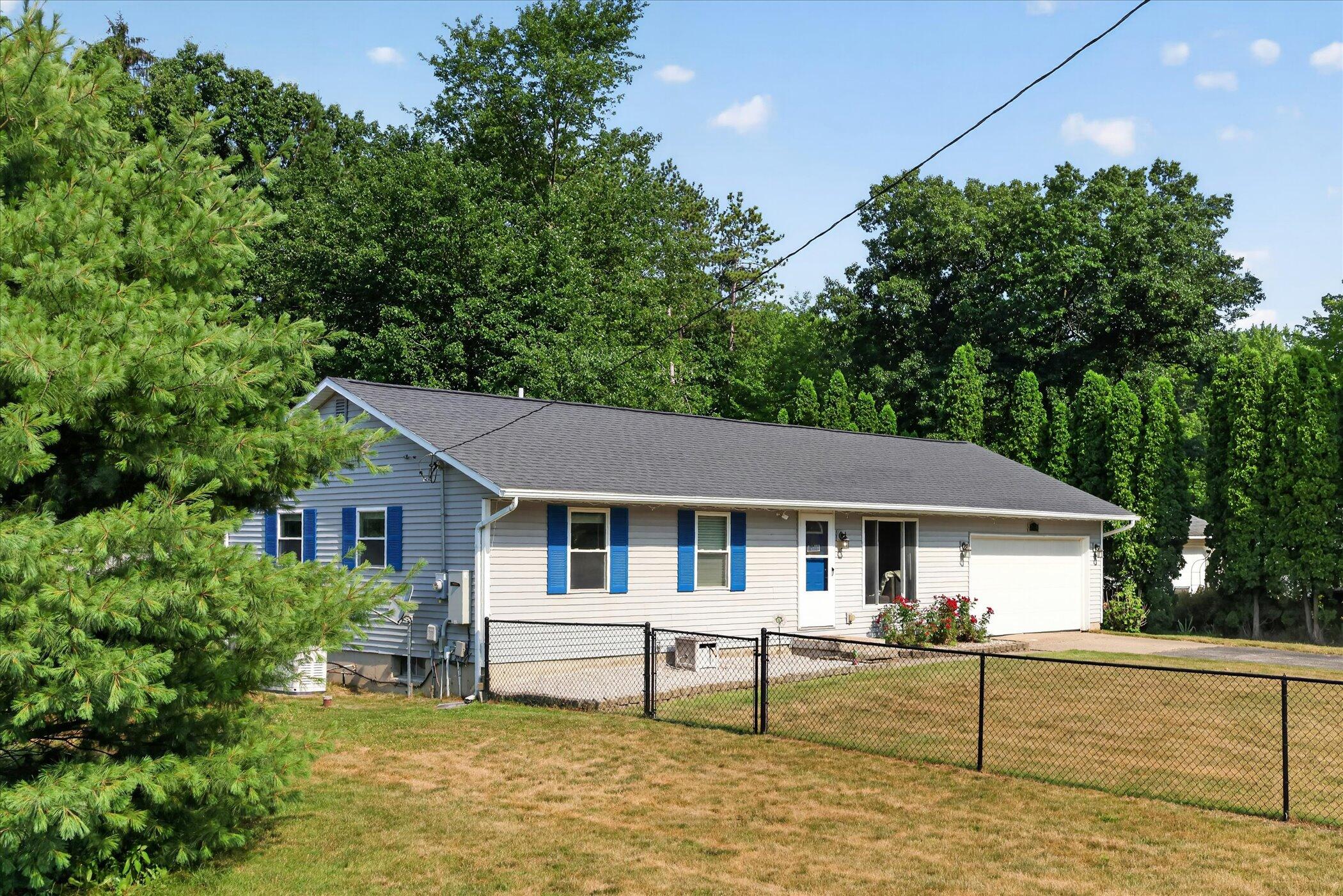 7489 Tiffany Avenue NE Rockford MI 49341