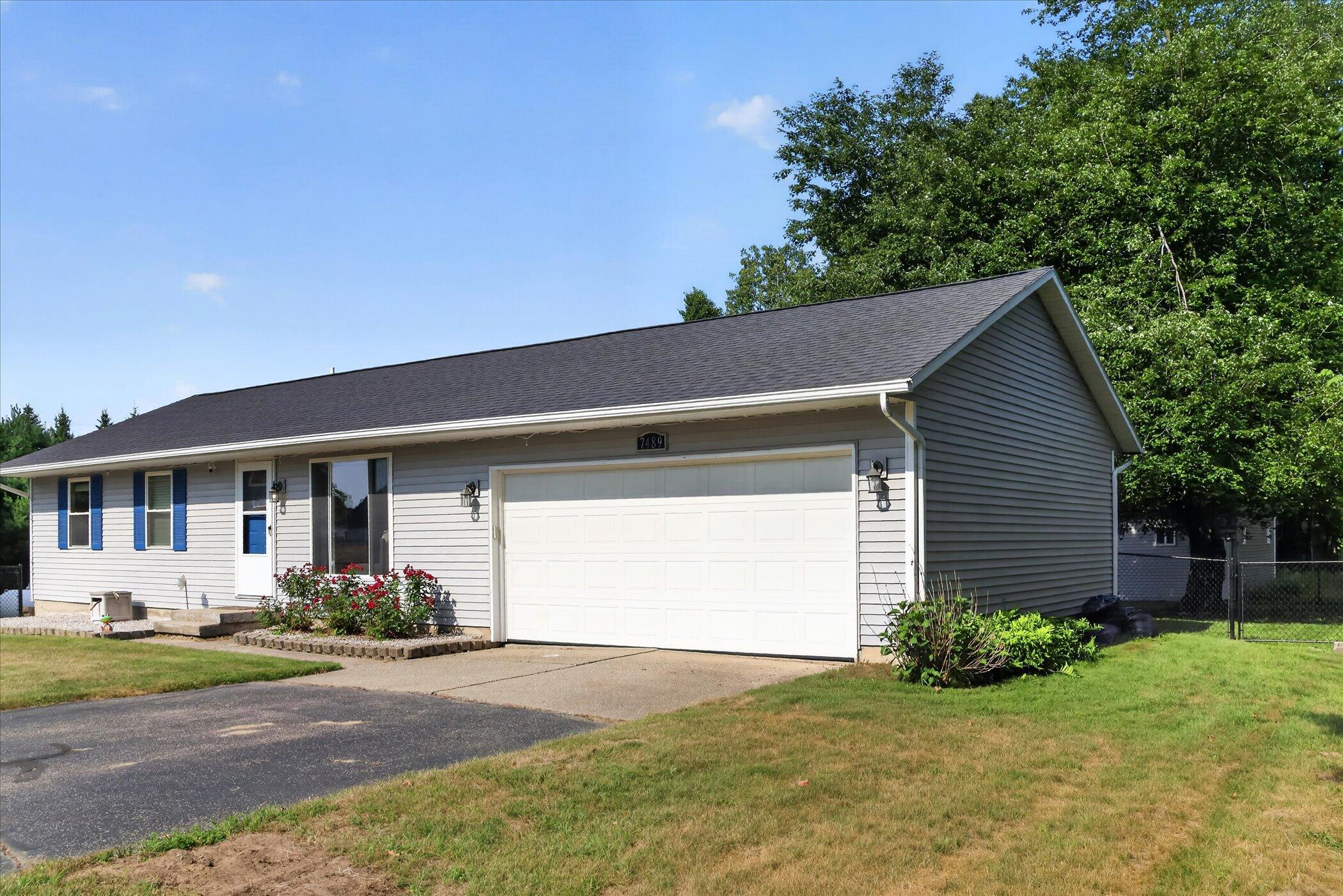 7489 Tiffany Avenue NE Rockford MI 49341
