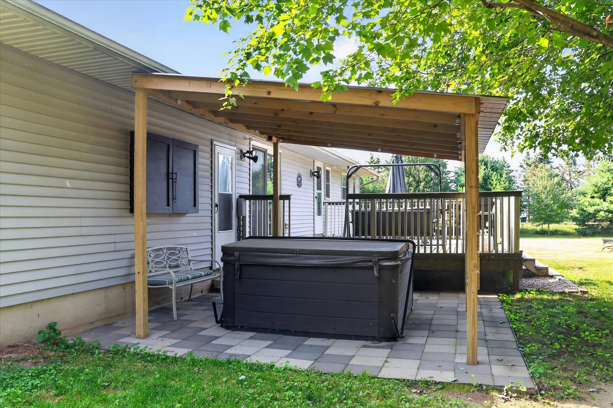 7489 Tiffany Avenue NE Rockford MI 49341