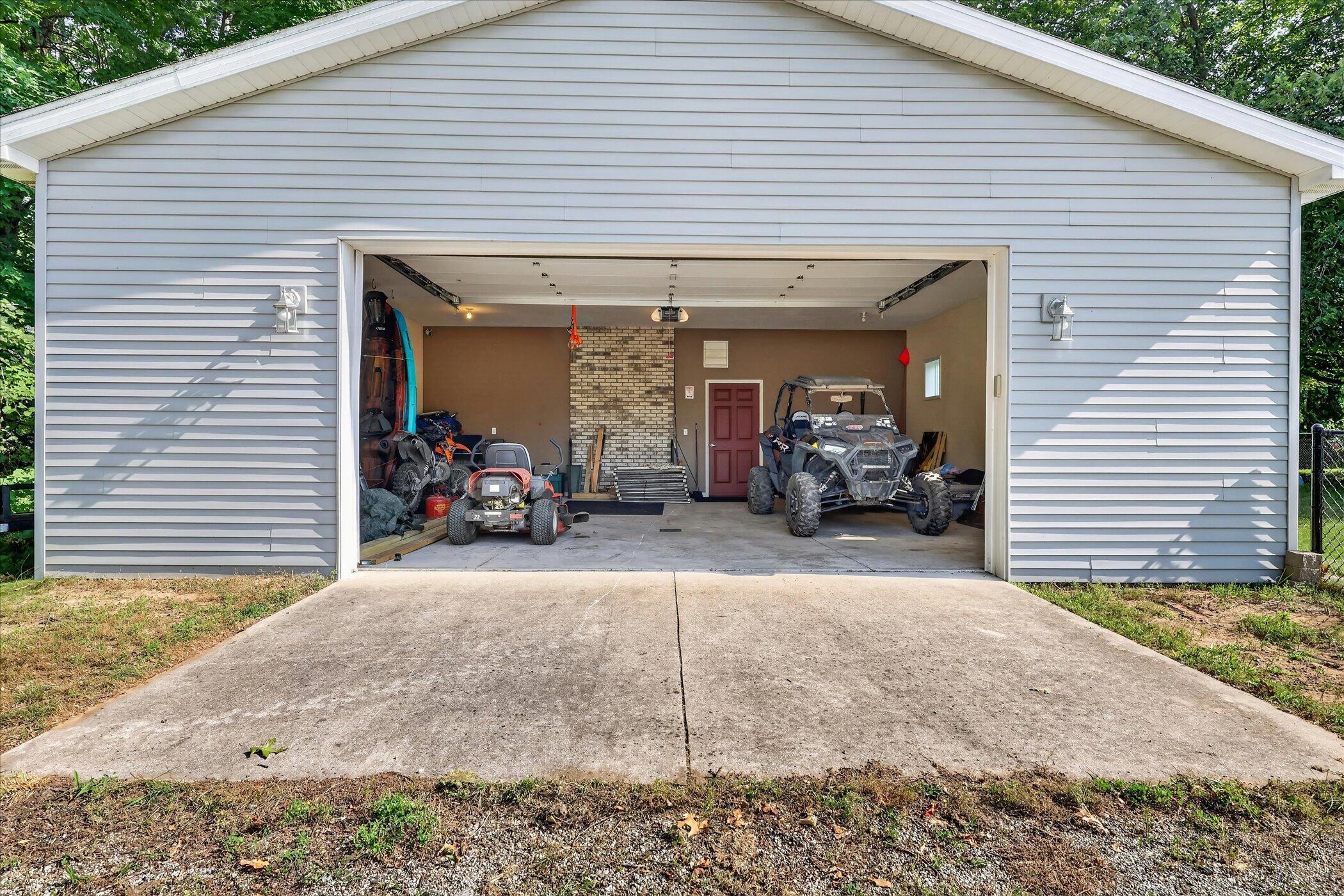 7489 Tiffany Avenue NE Rockford MI 49341