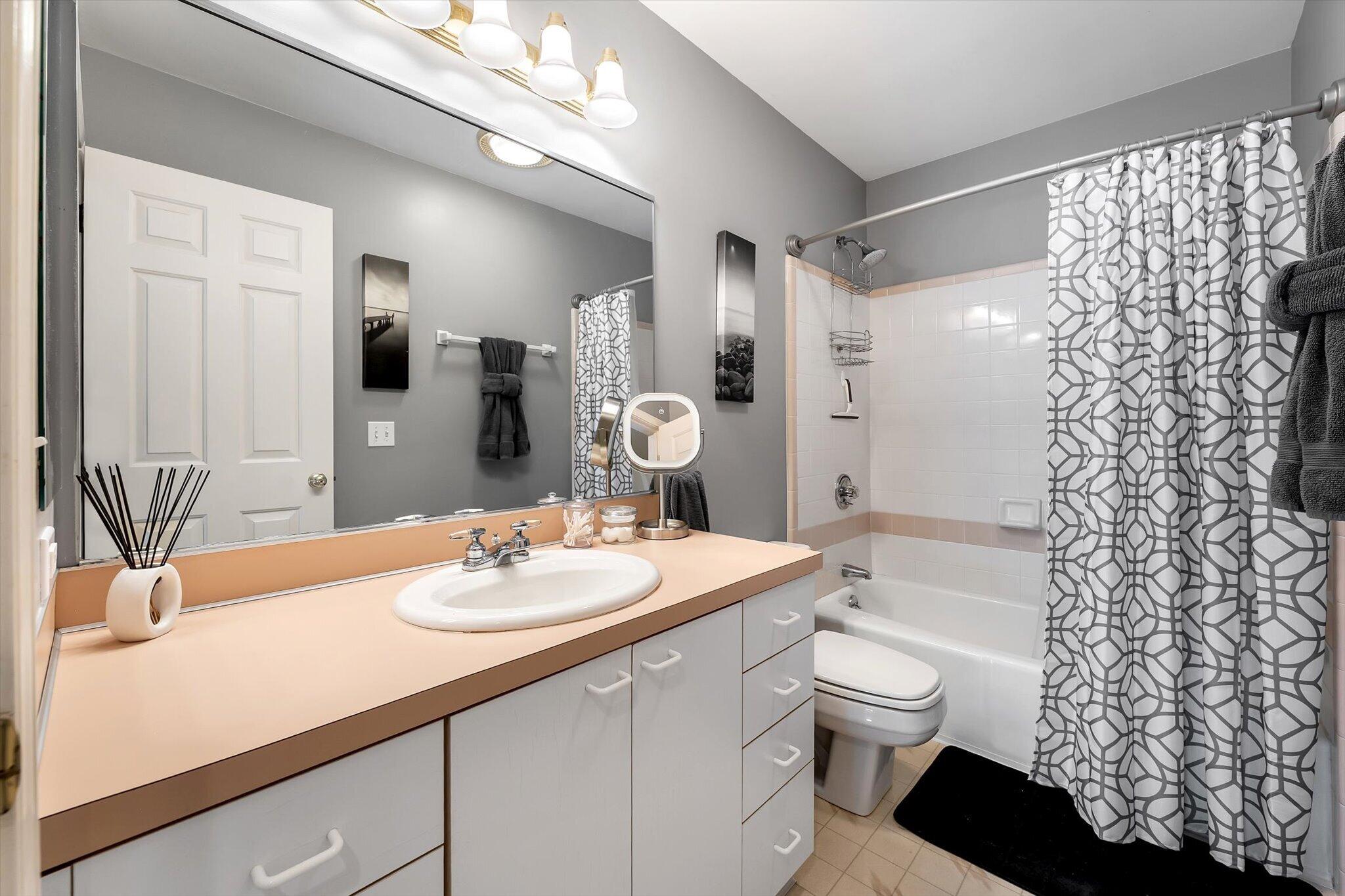 6429 Drumlin Court SE Ada MI 49301