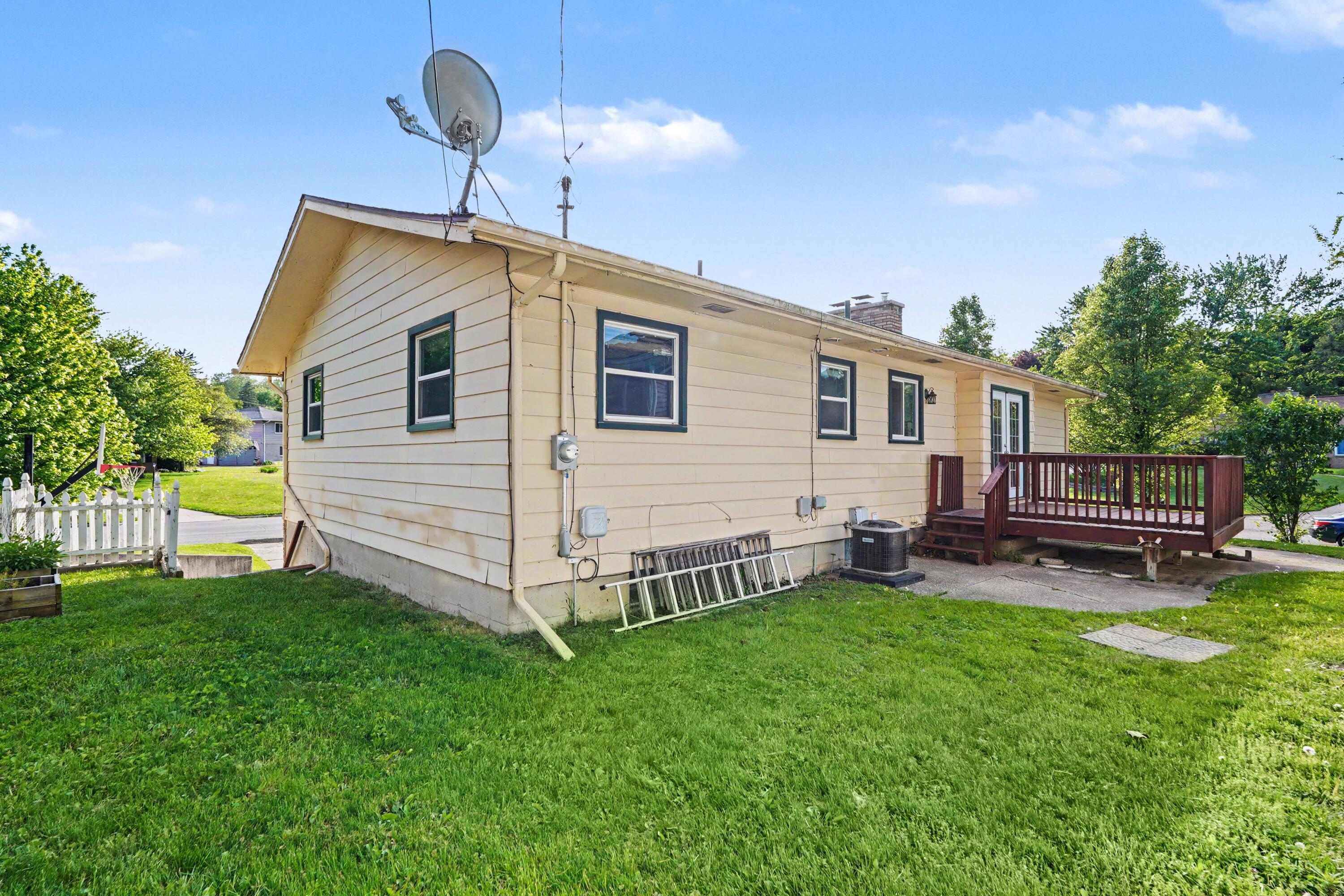 2155 Tremont Boulevard NW Grand Rapids MI 49504