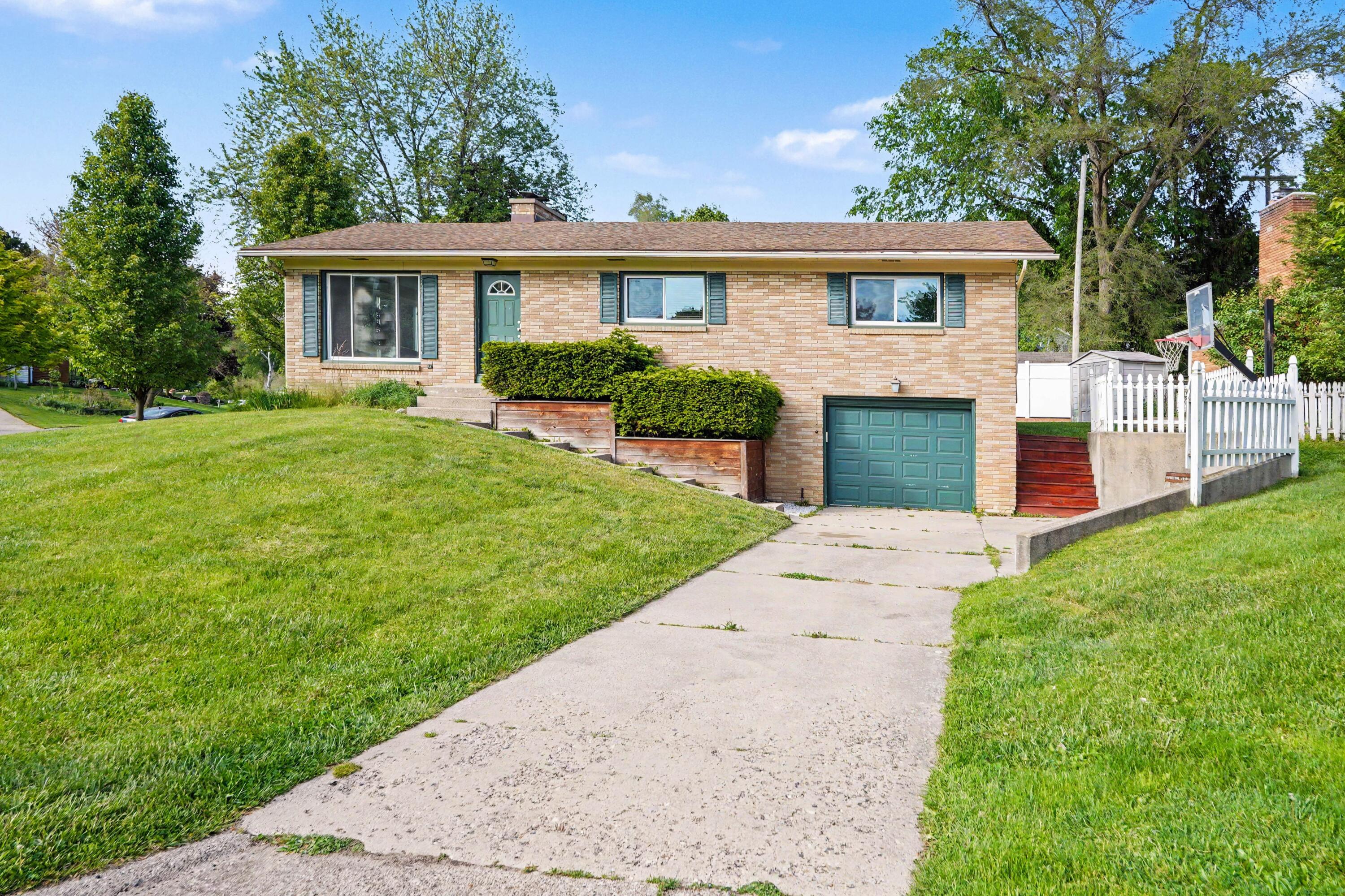 2155 Tremont Boulevard NW Grand Rapids MI 49504