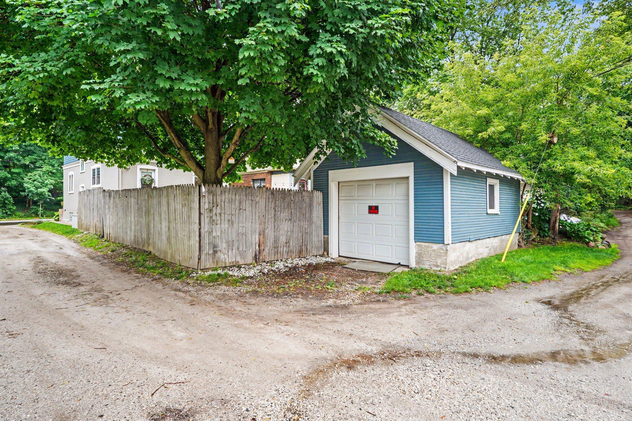 15 Auburn Avenue SE Grand Rapids MI 49506