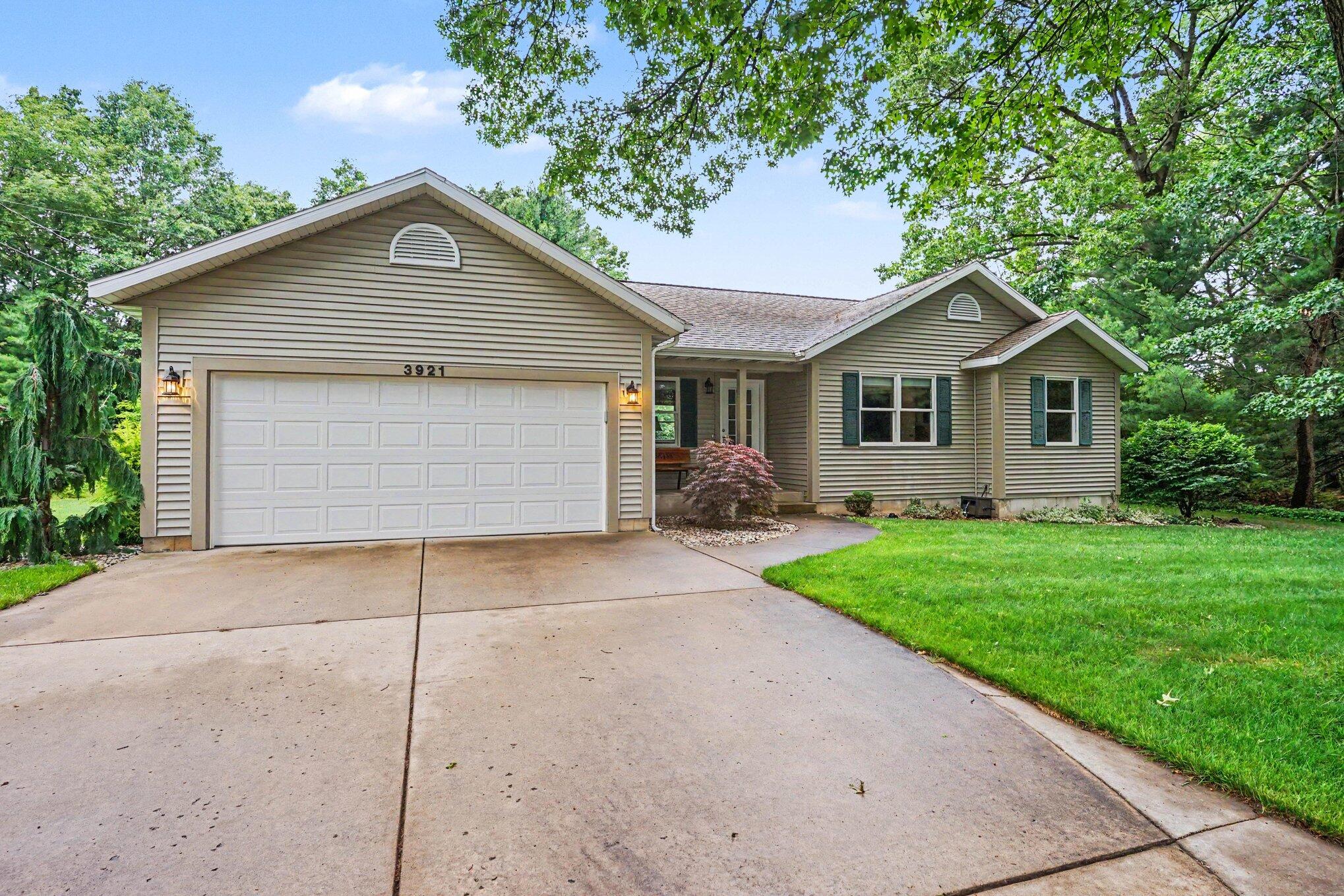 3921 S Sheridan Drive Muskegon MI 49444
