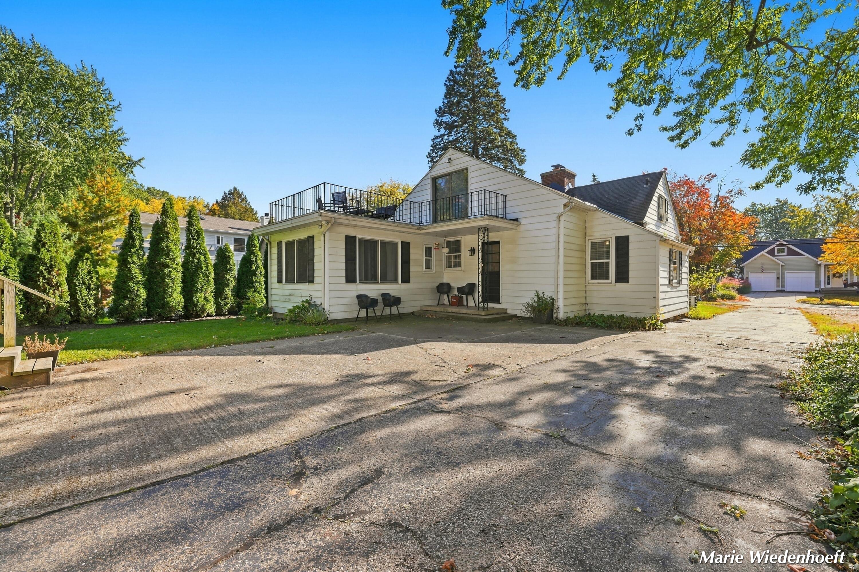 722 Lake Street Saugatuck MI 49453