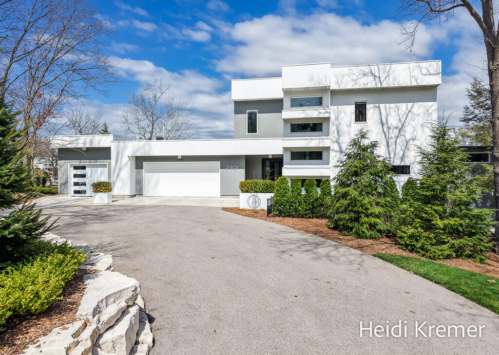 2401 4 Mile Road NE Grand Rapids MI 49525