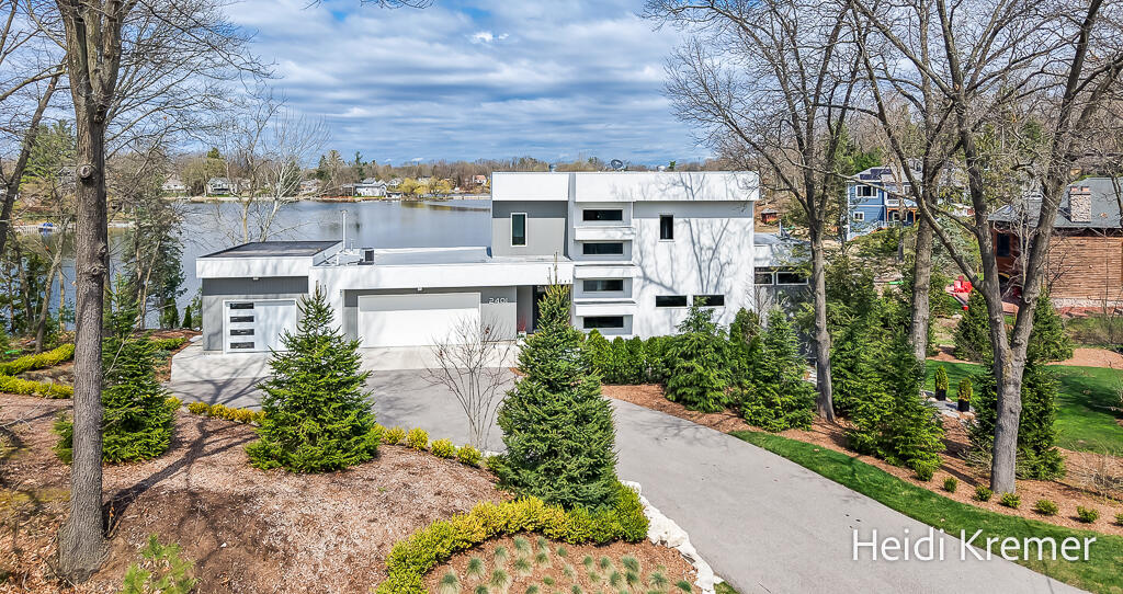 2401 4 Mile Road NE Grand Rapids MI 49525