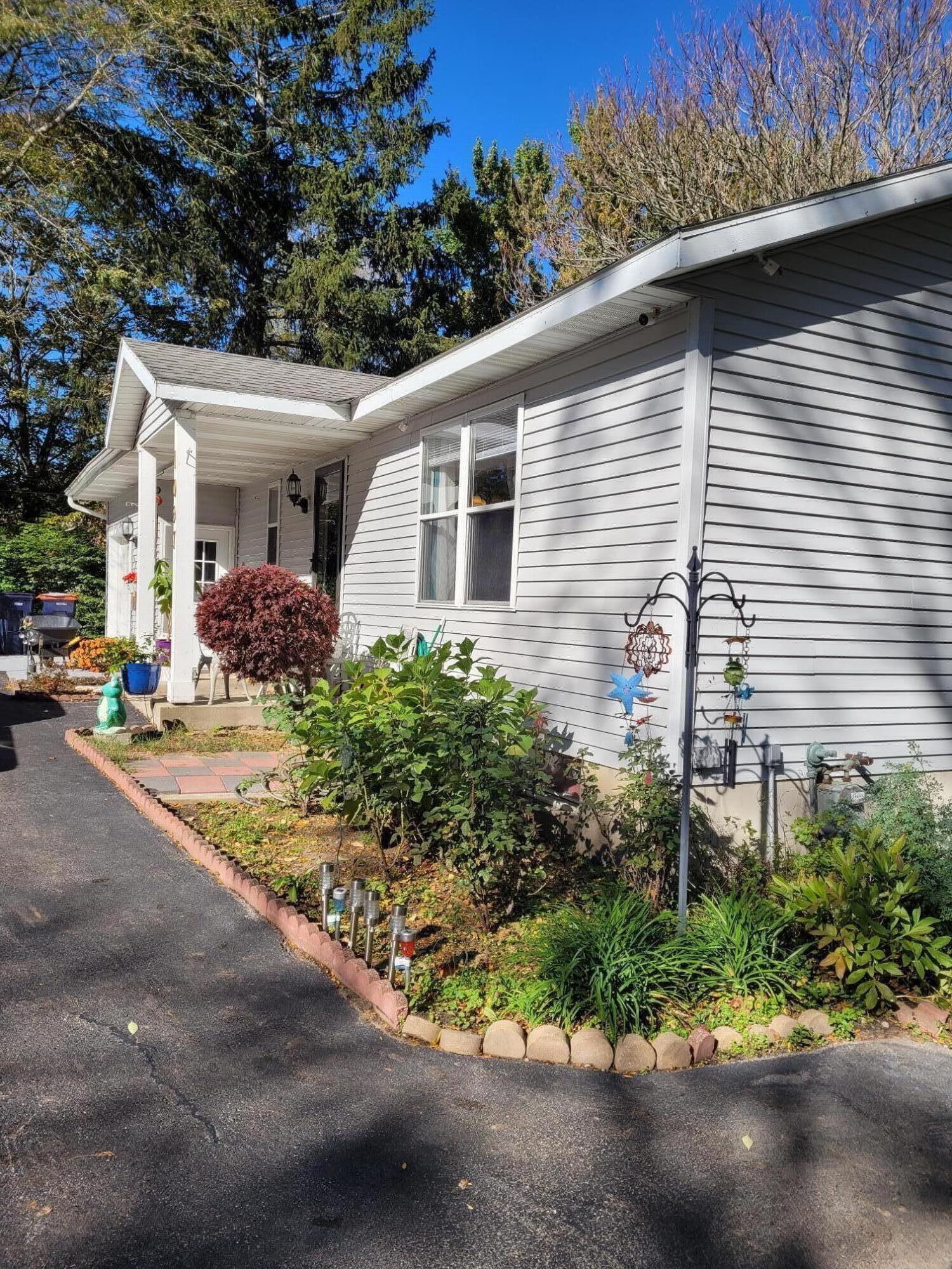 1097 W 32nd Street Holland MI 49423