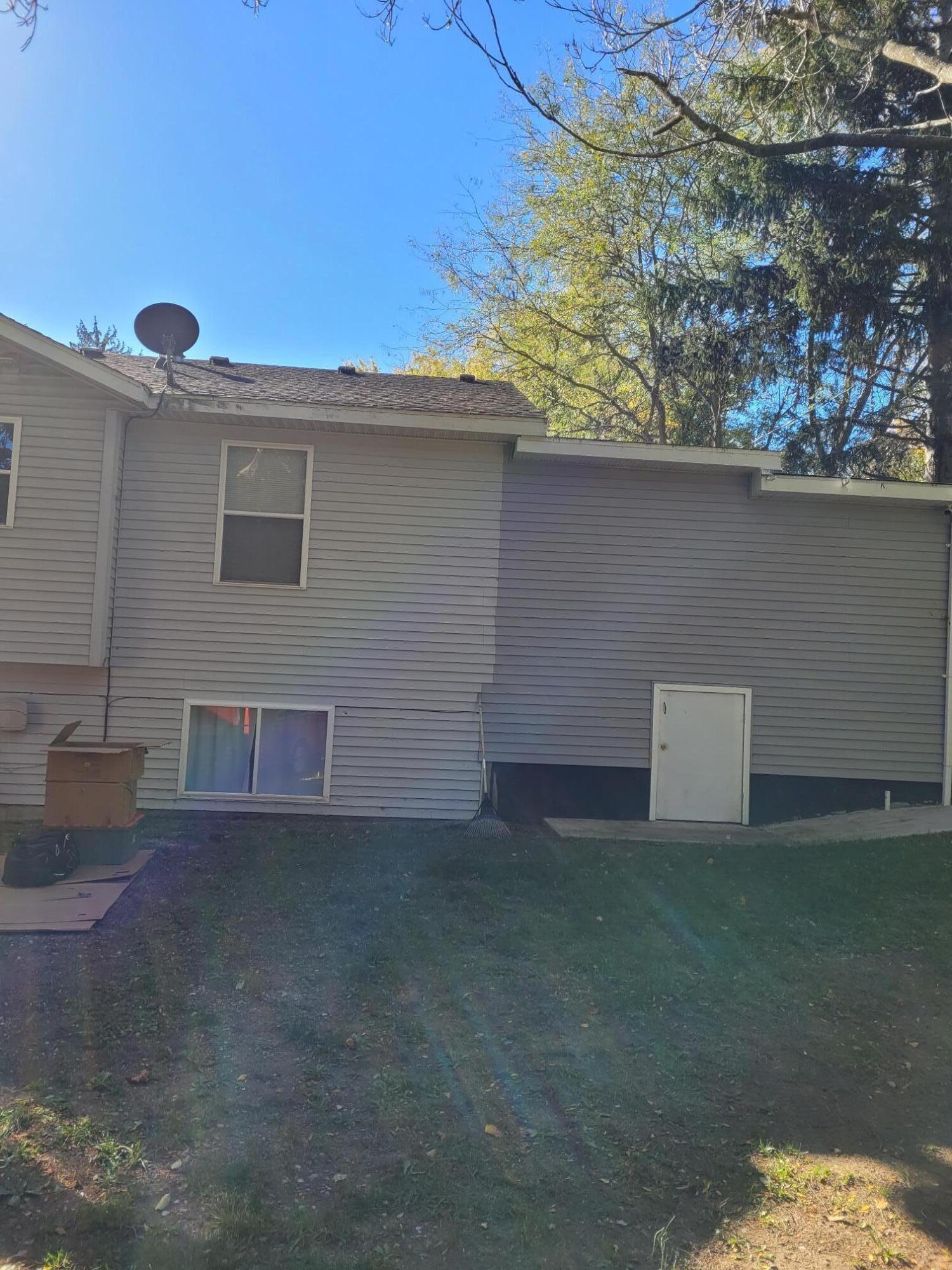 1097 W 32nd Street Holland MI 49423