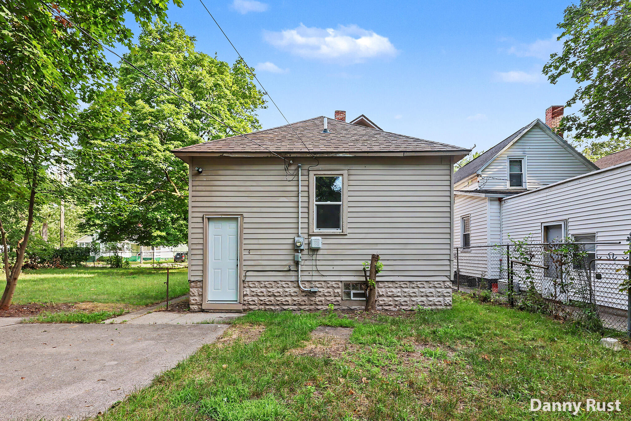 691 E Isabella Avenue Muskegon MI 49442