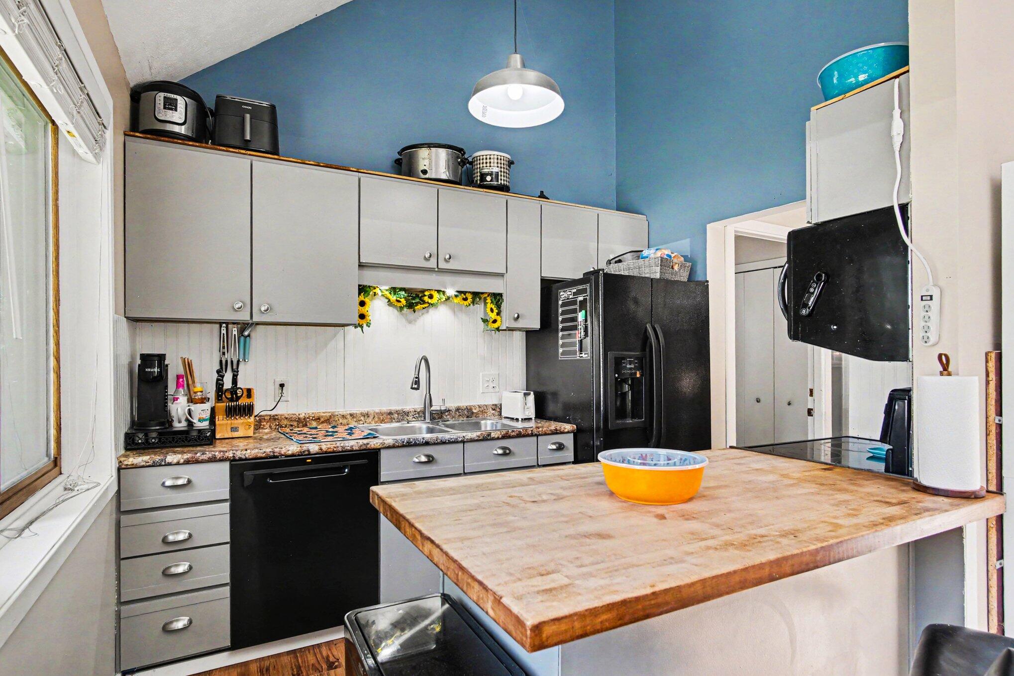 813 Tierra Street SE Grand Rapids MI 49508