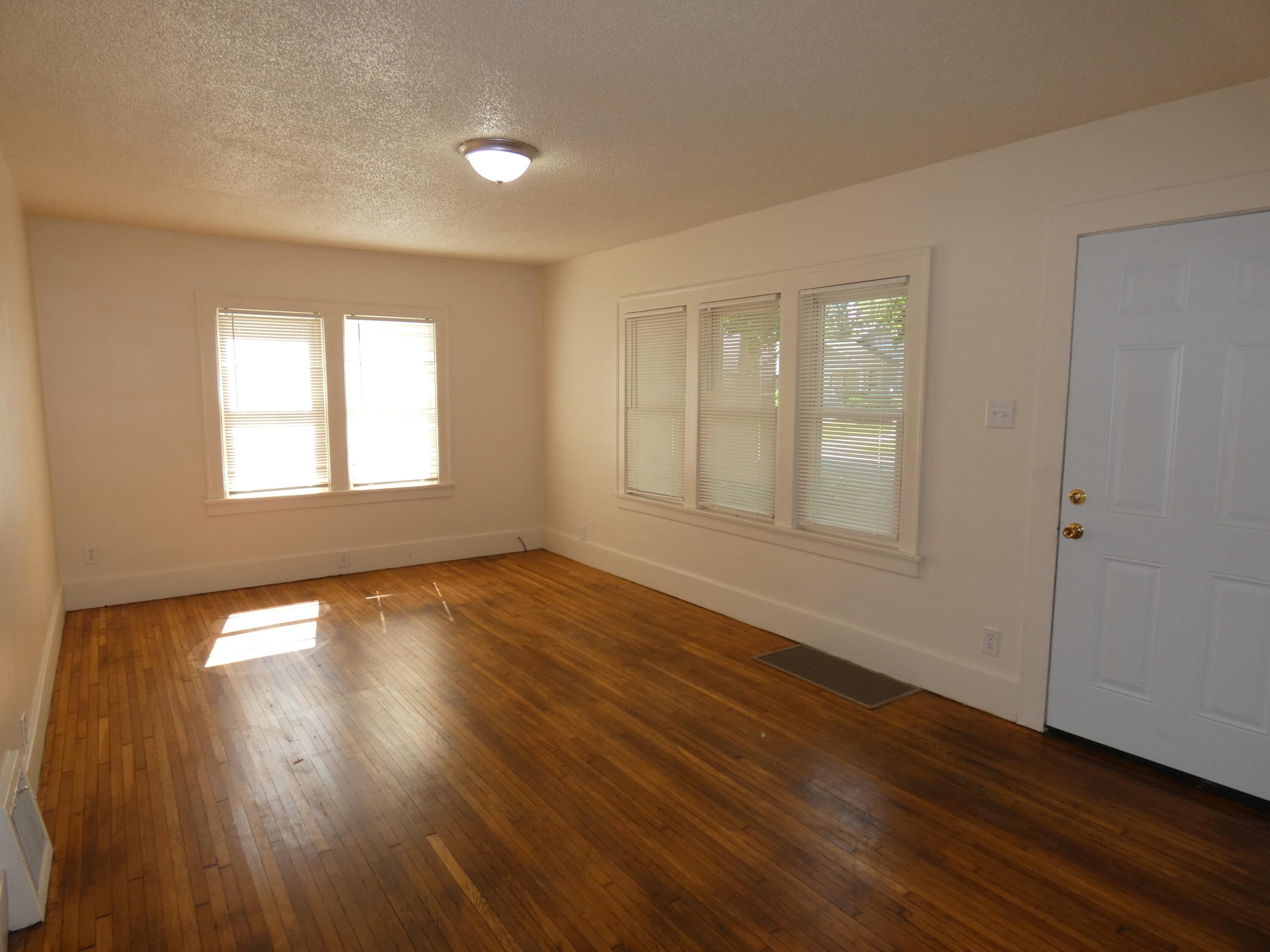 183 Searles Avenue Benton Harbor MI 49022