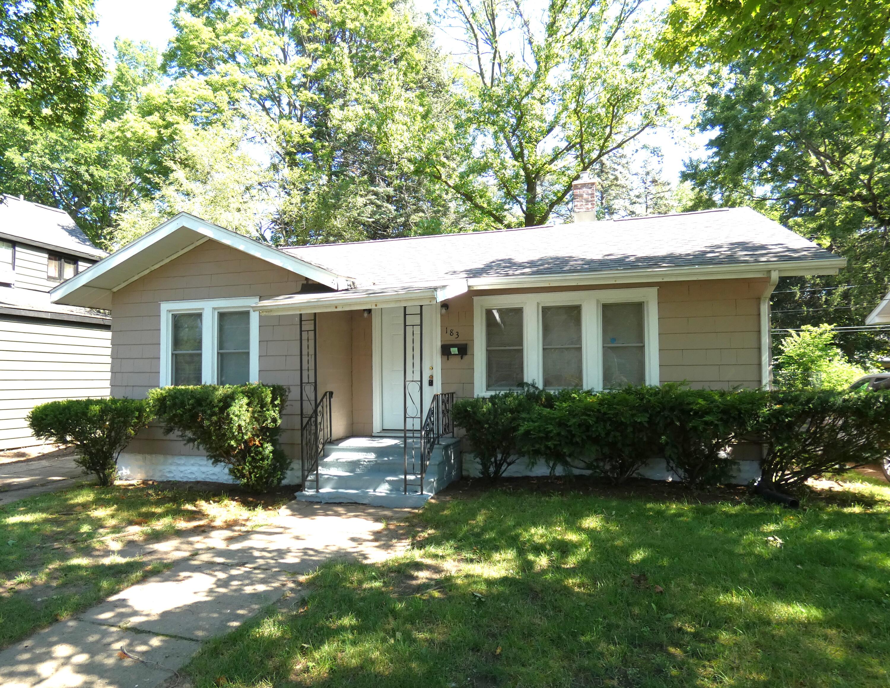 183 Searles Avenue Benton Harbor MI 49022
