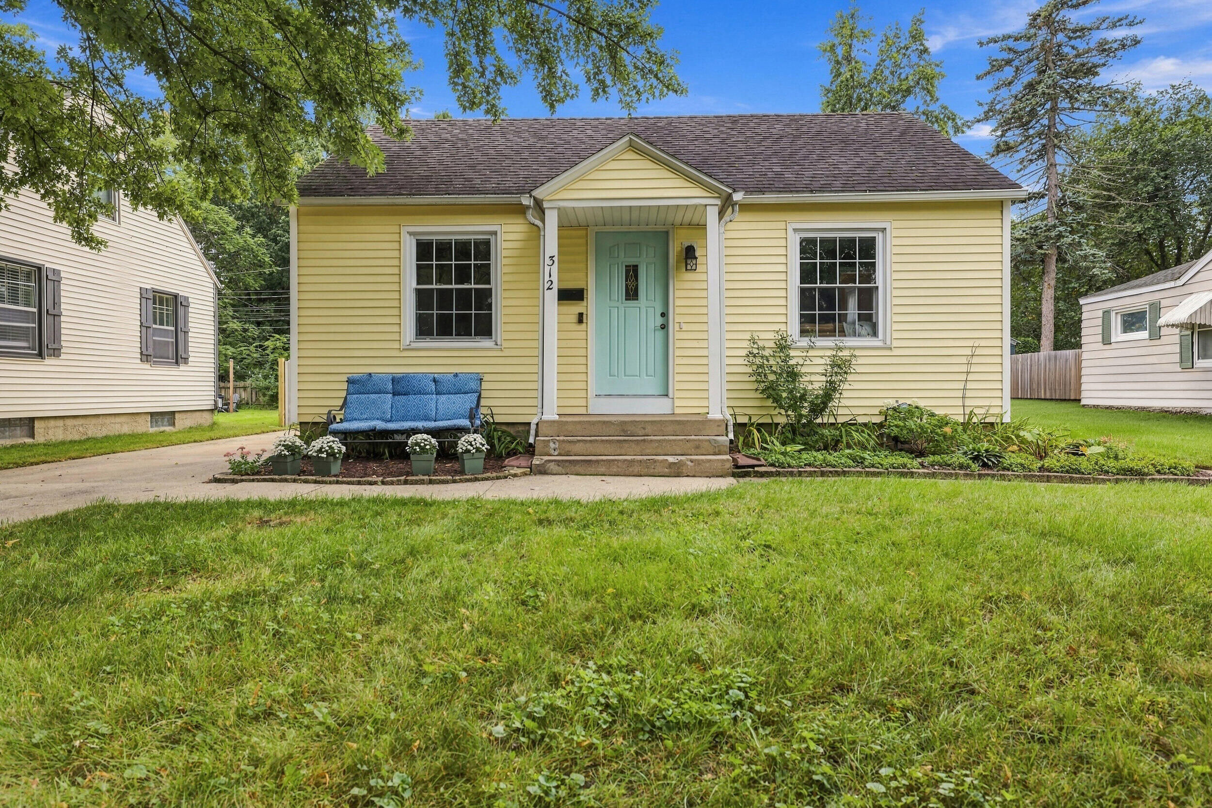 312 W 22nd Street Holland MI 49423