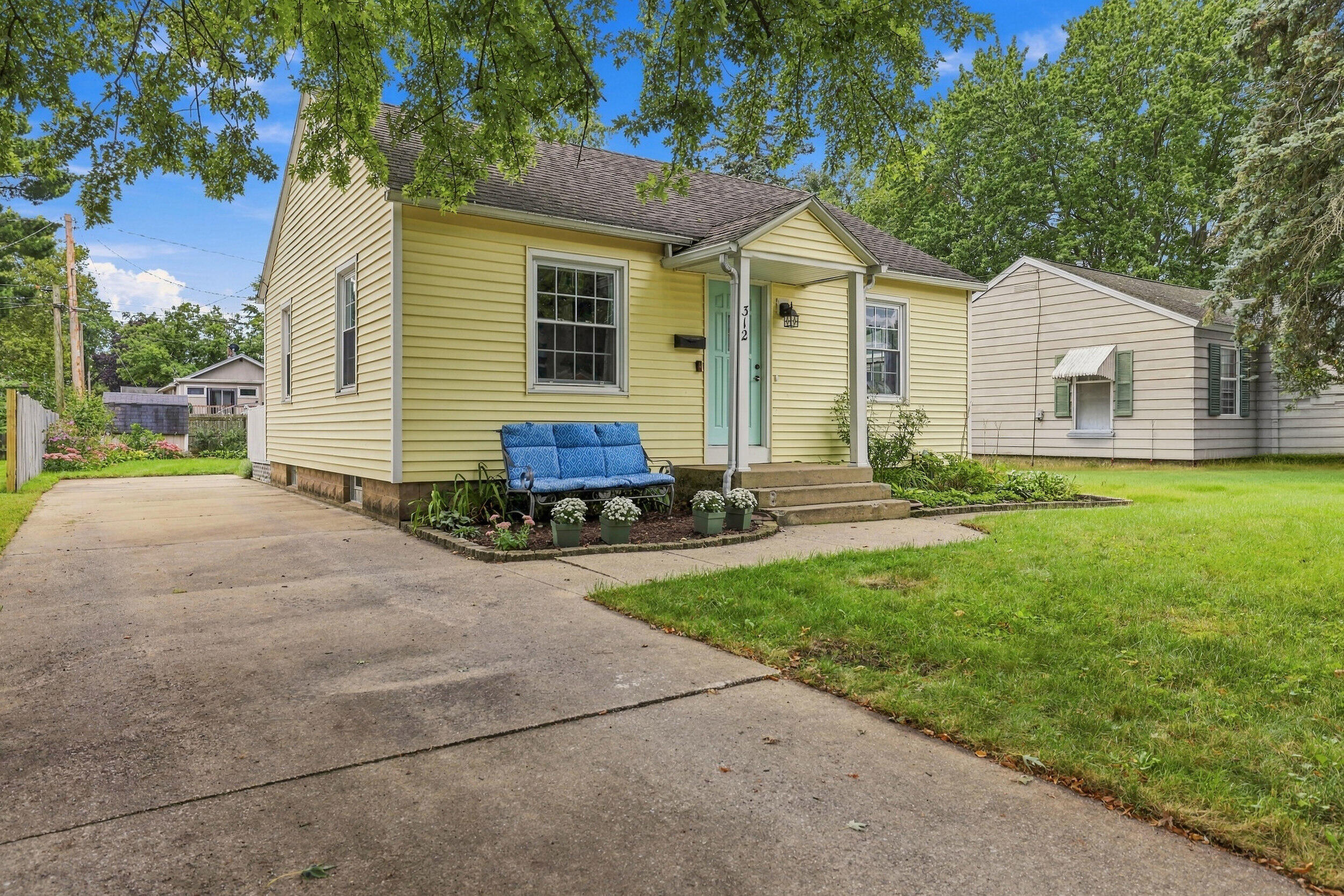 312 W 22nd Street Holland MI 49423