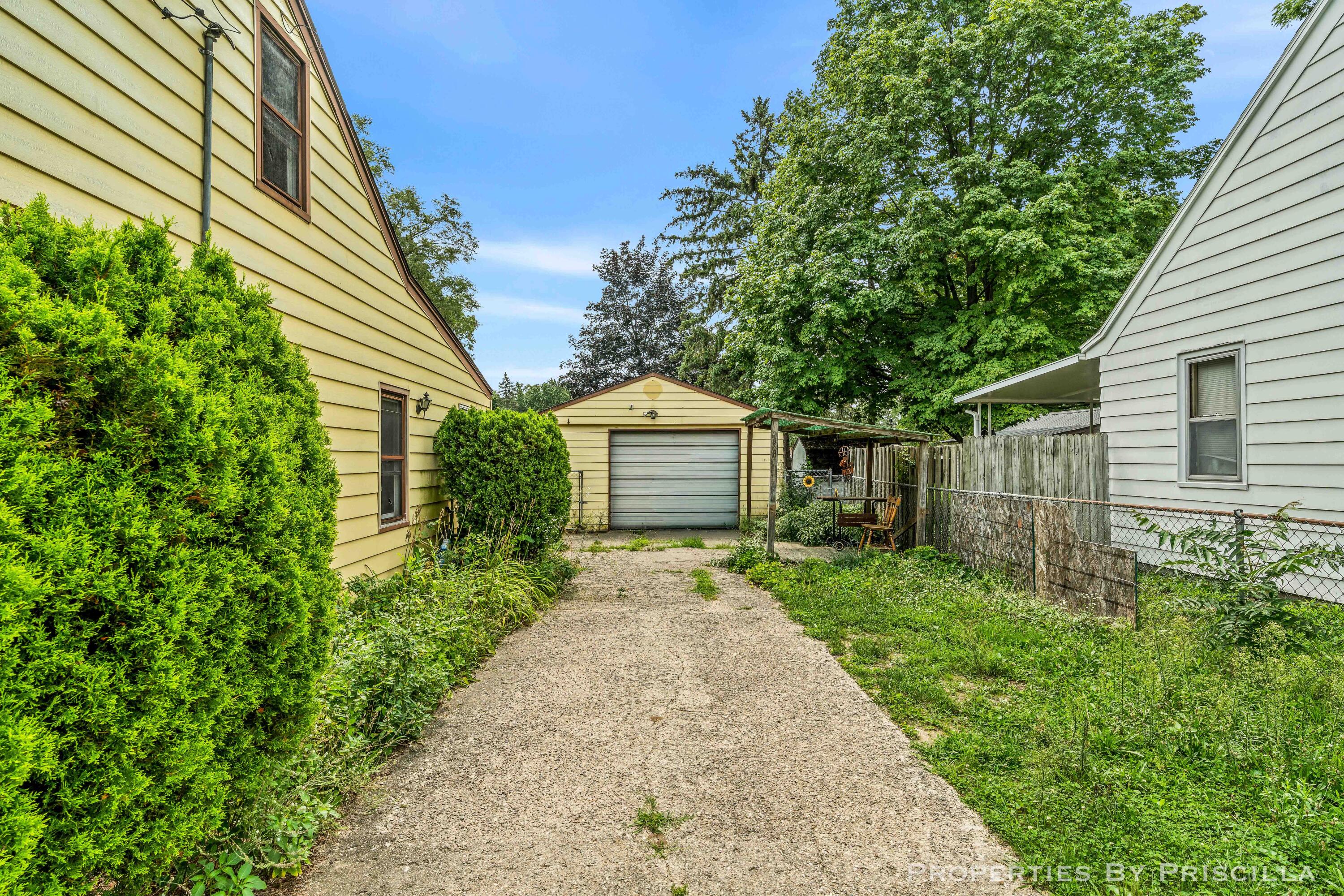 348 Ridgewood Street SE Grand Rapids MI 49548
