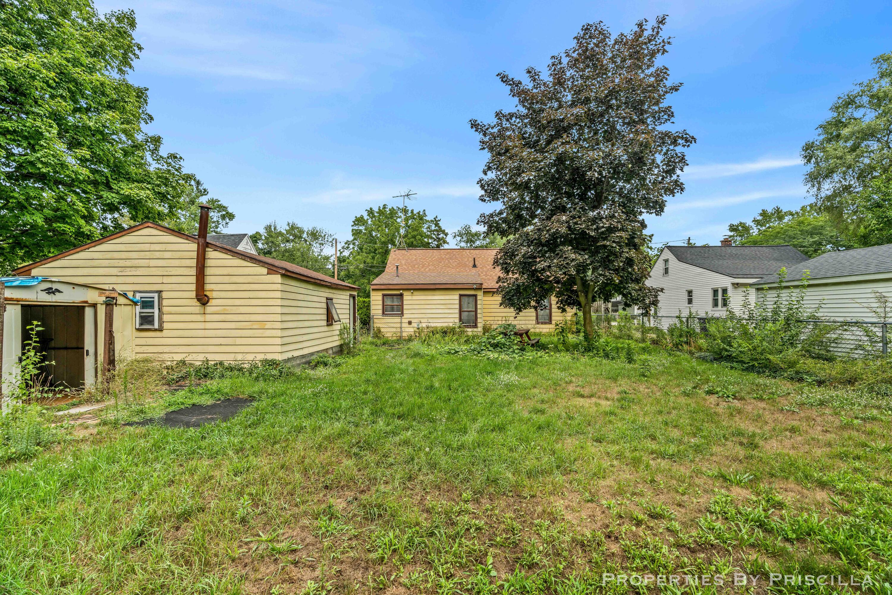348 Ridgewood Street SE Grand Rapids MI 49548