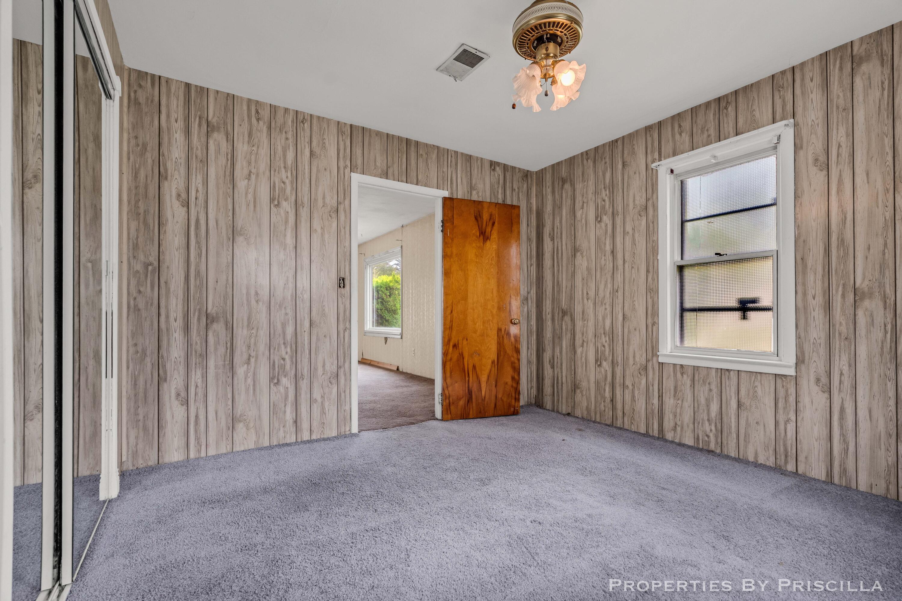 348 Ridgewood Street SE Grand Rapids MI 49548