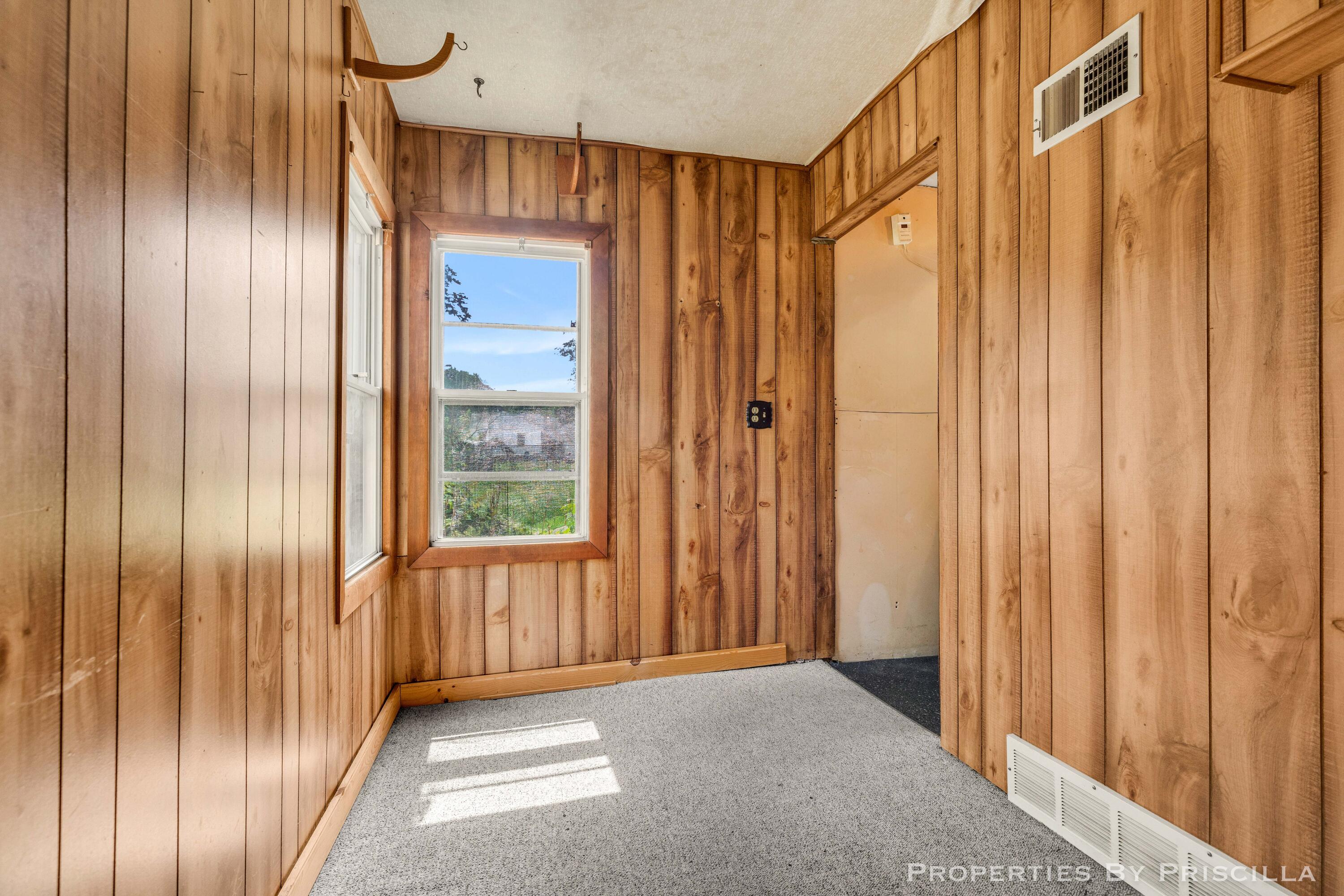 348 Ridgewood Street SE Grand Rapids MI 49548
