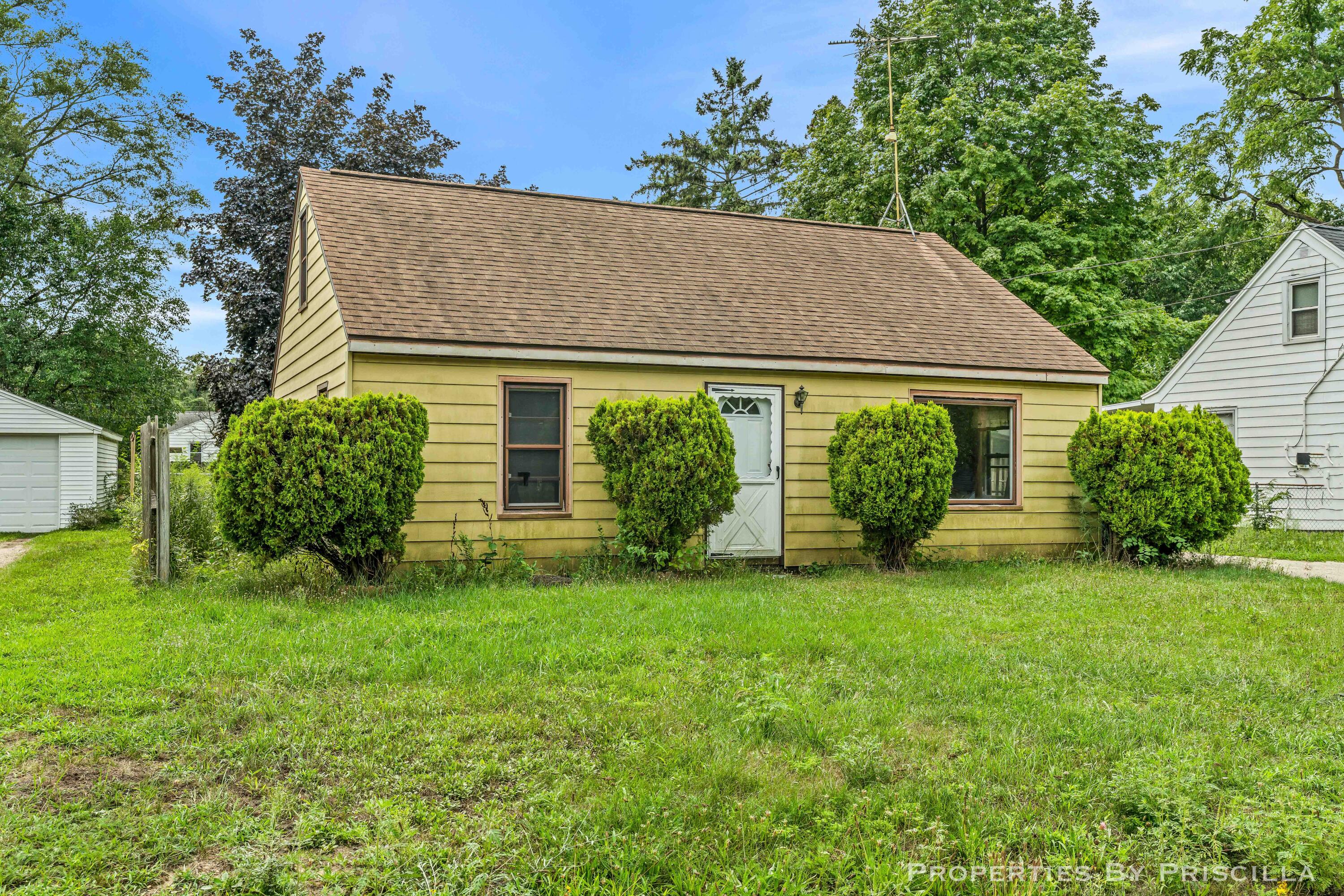 348 Ridgewood Street SE Grand Rapids MI 49548