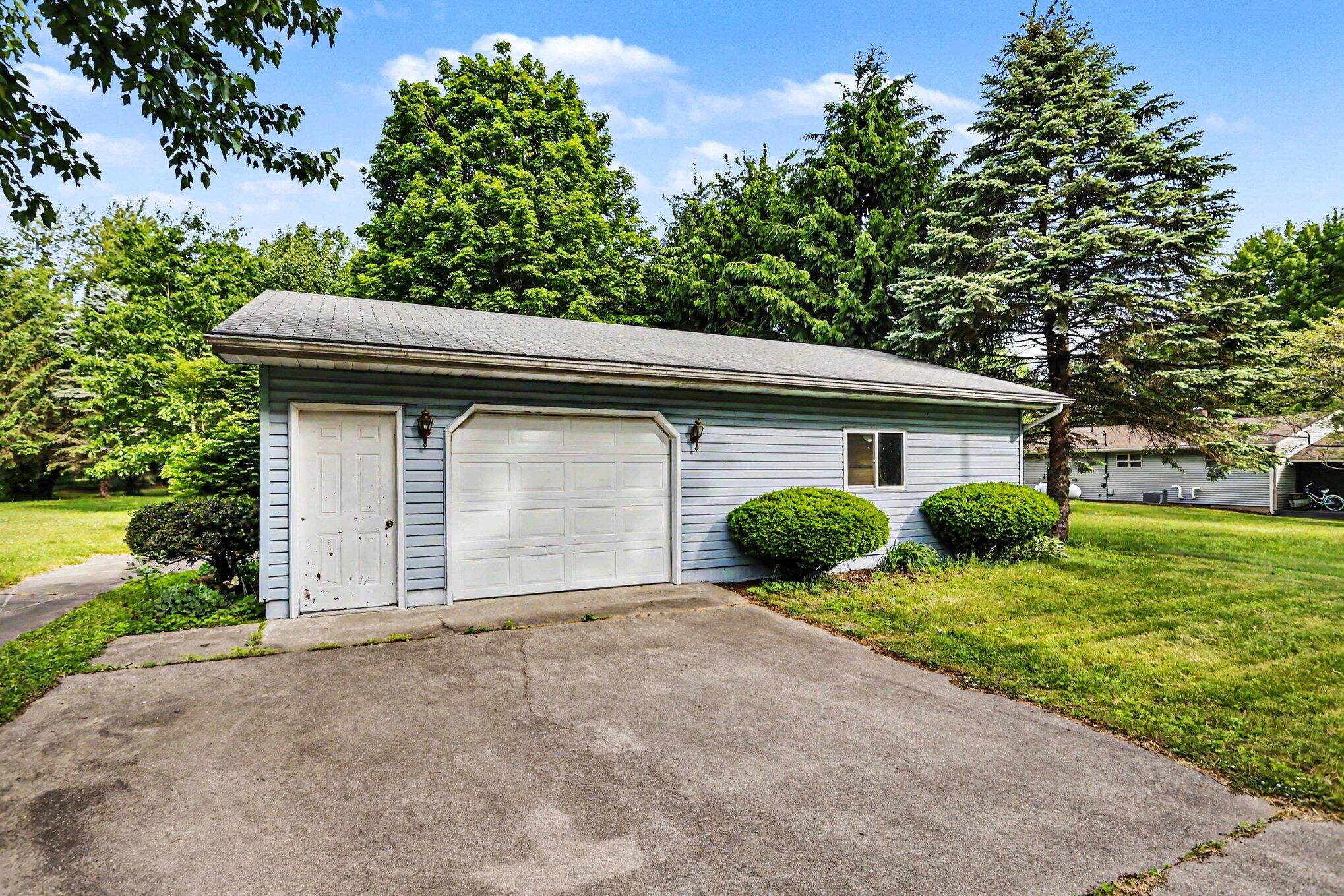60779 W Oak Drive Decatur MI 49045