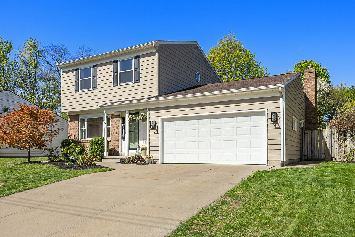 1865 Ridgemoor Drive SE Grand Rapids MI 49506