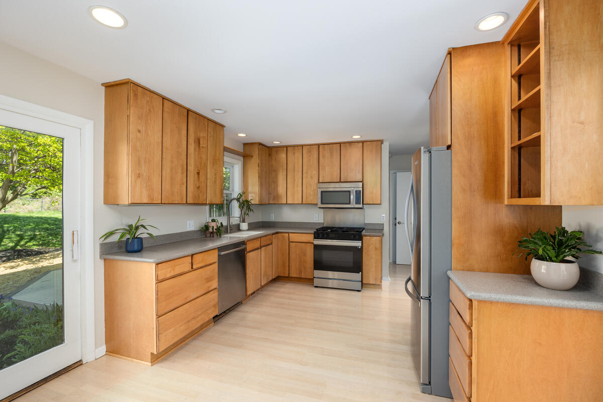 1865 Ridgemoor Drive SE Grand Rapids MI 49506