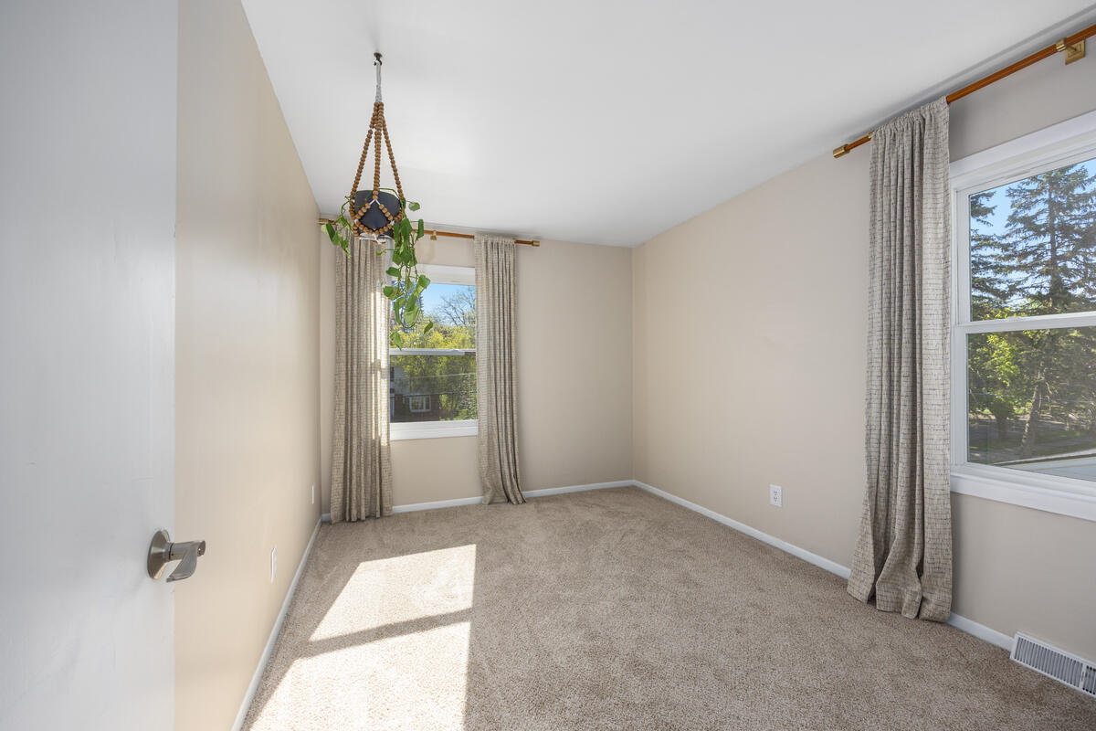 1865 Ridgemoor Drive SE Grand Rapids MI 49506