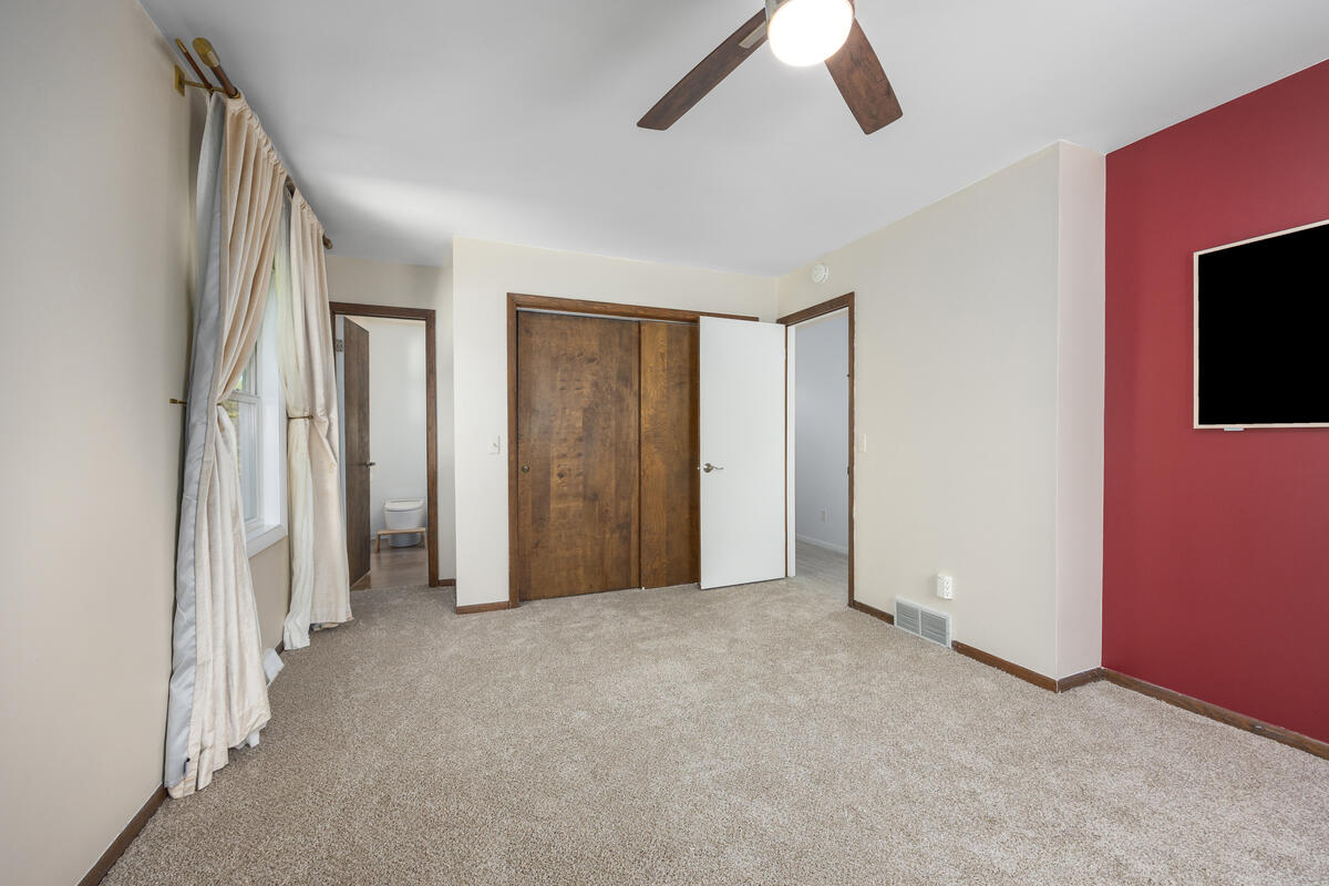 1865 Ridgemoor Drive SE Grand Rapids MI 49506