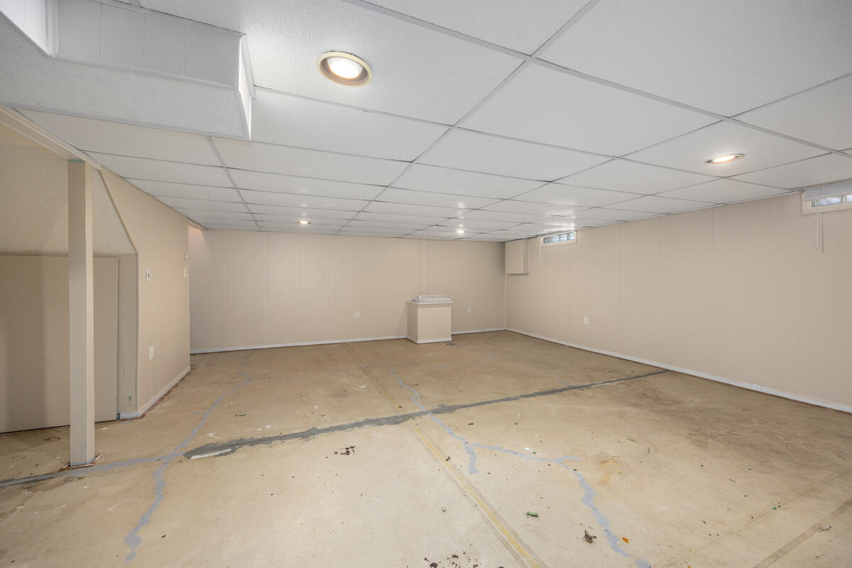 1865 Ridgemoor Drive SE Grand Rapids MI 49506
