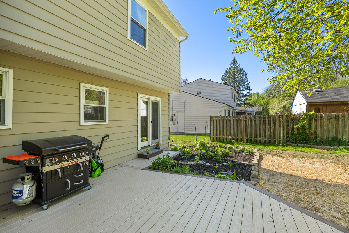 1865 Ridgemoor Drive SE Grand Rapids MI 49506