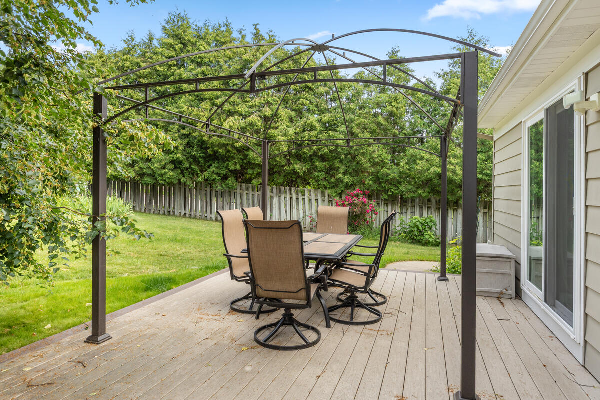1865 Ridgemoor Drive SE Grand Rapids MI 49506