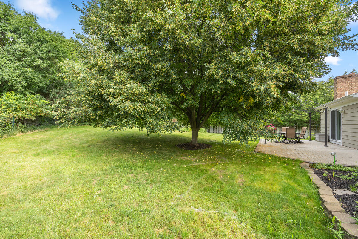 1865 Ridgemoor Drive SE Grand Rapids MI 49506