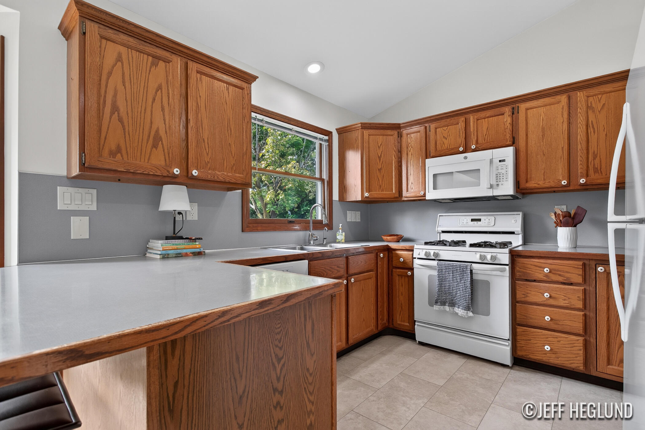 2416 Dewberry Drive NE Grand Rapids MI 49505