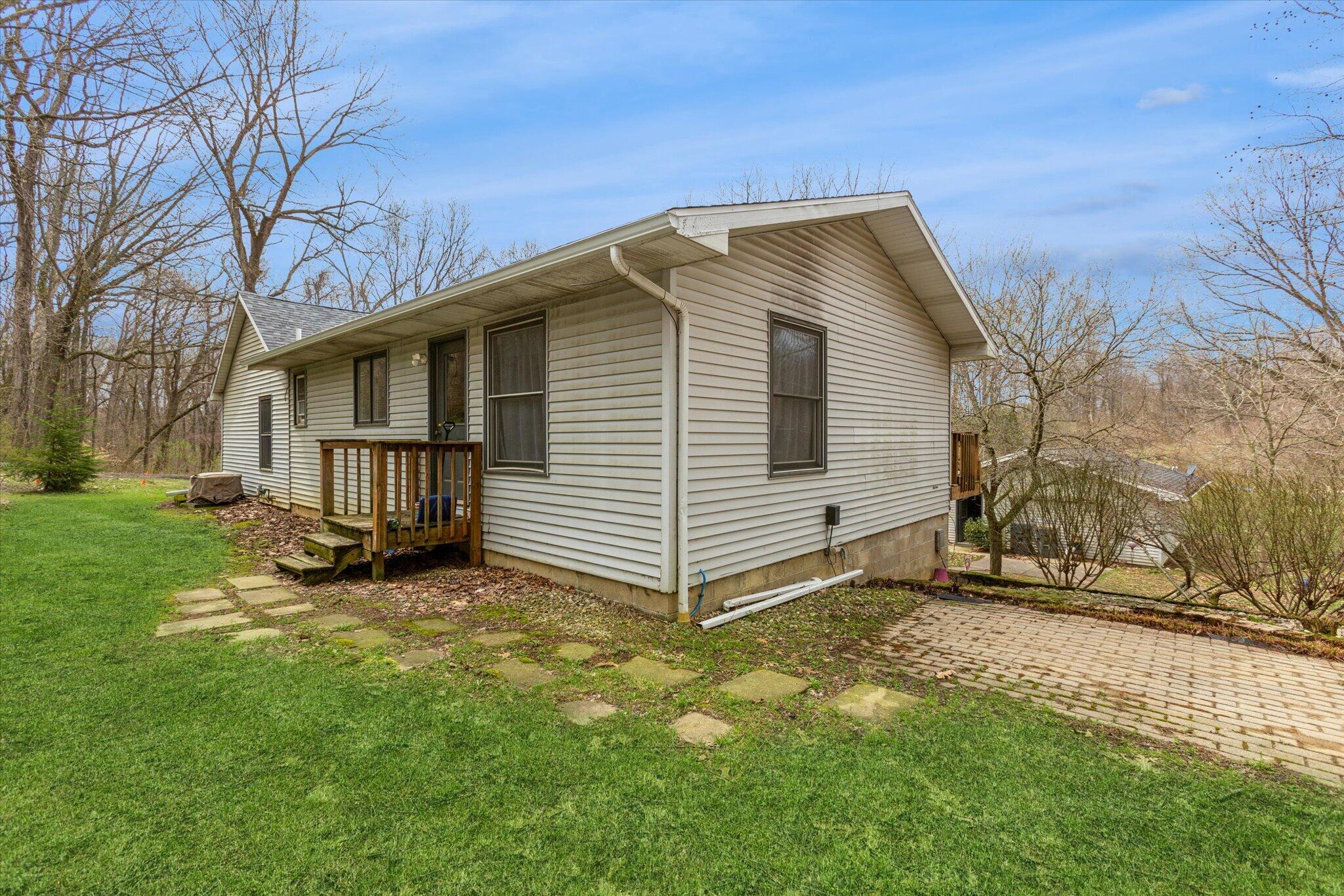 5901 Carmody Road Coloma MI 49038