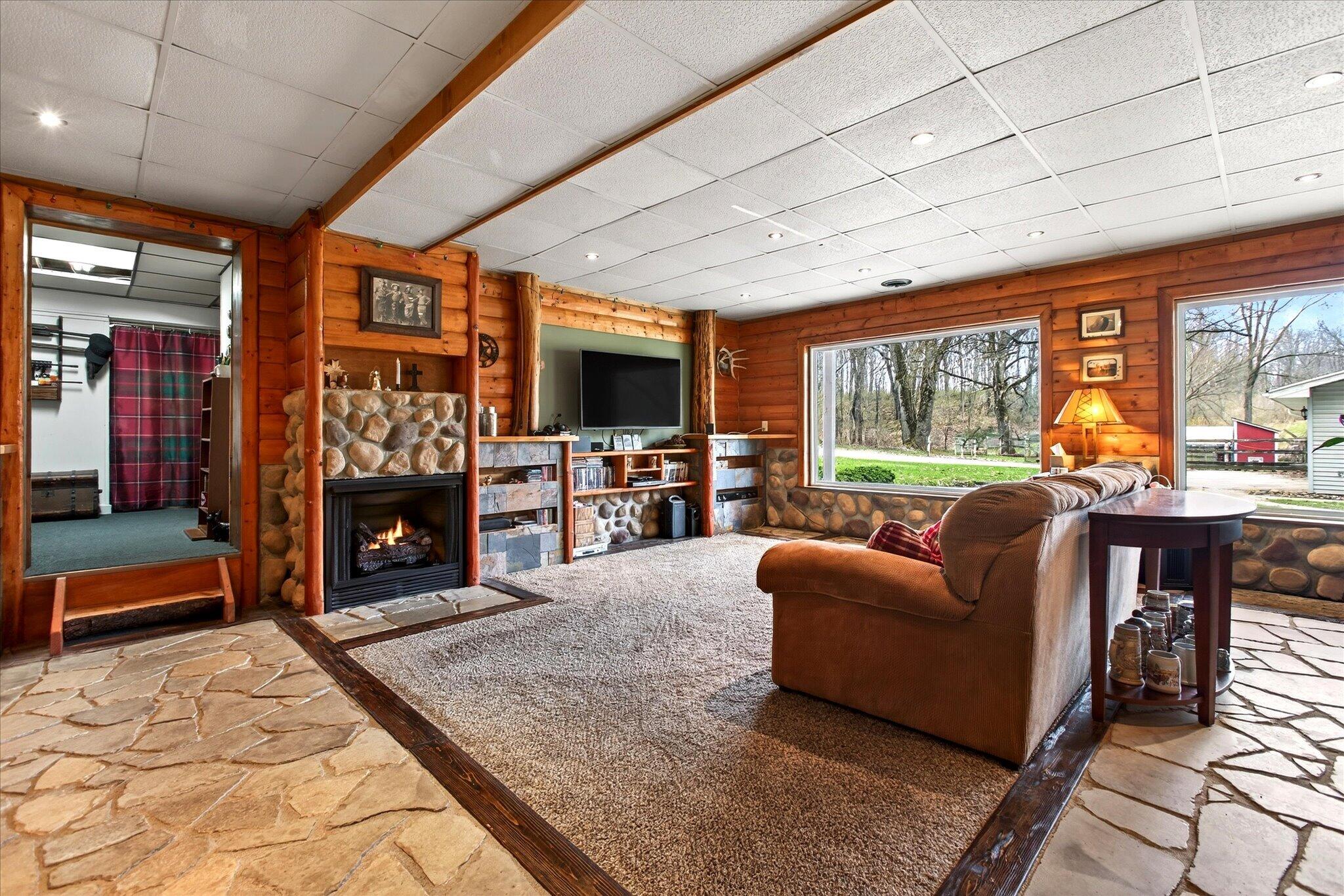 5901 Carmody Road Coloma MI 49038