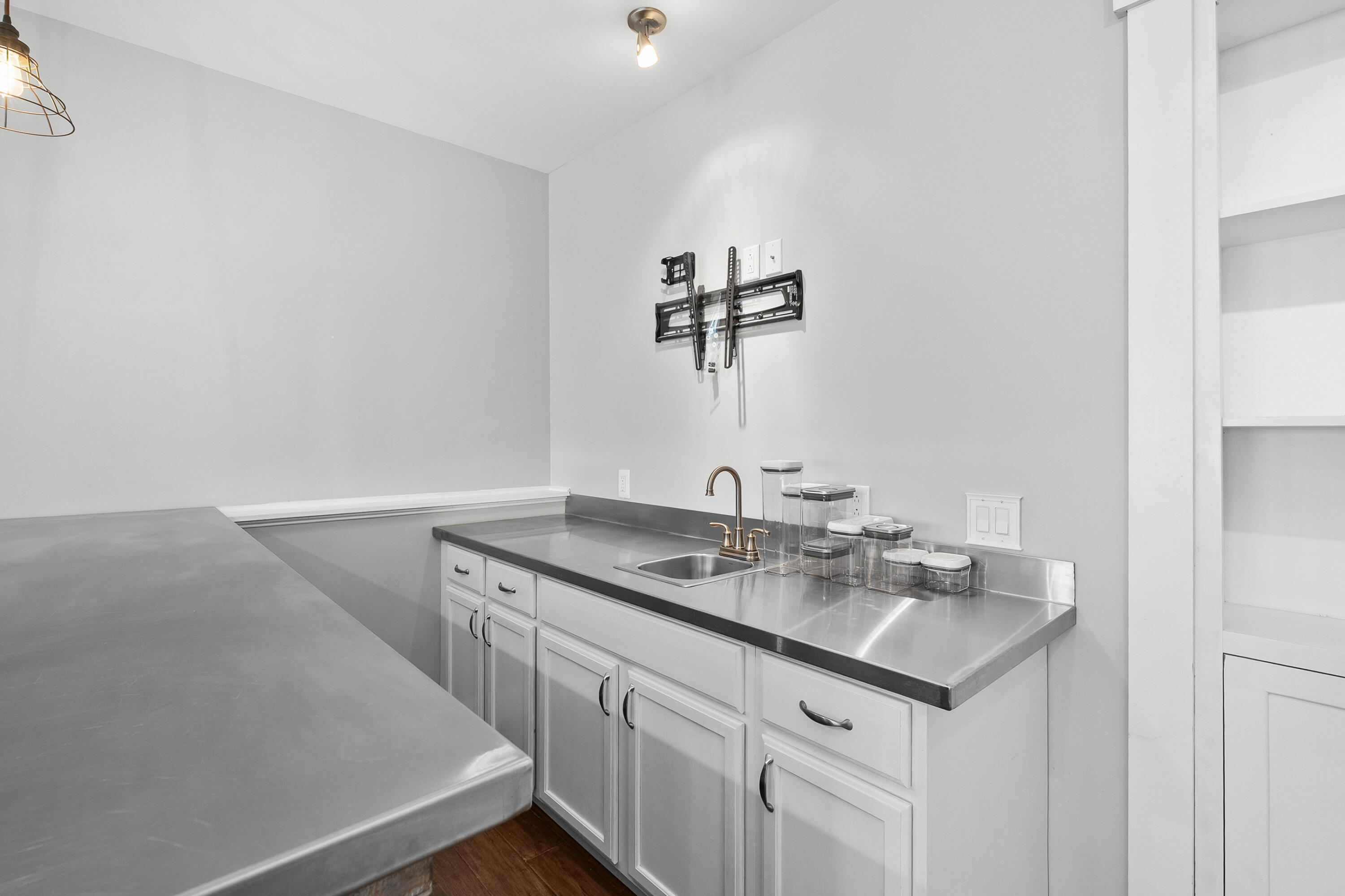 7769 Presque Isle Drive Kalamazoo MI 49009