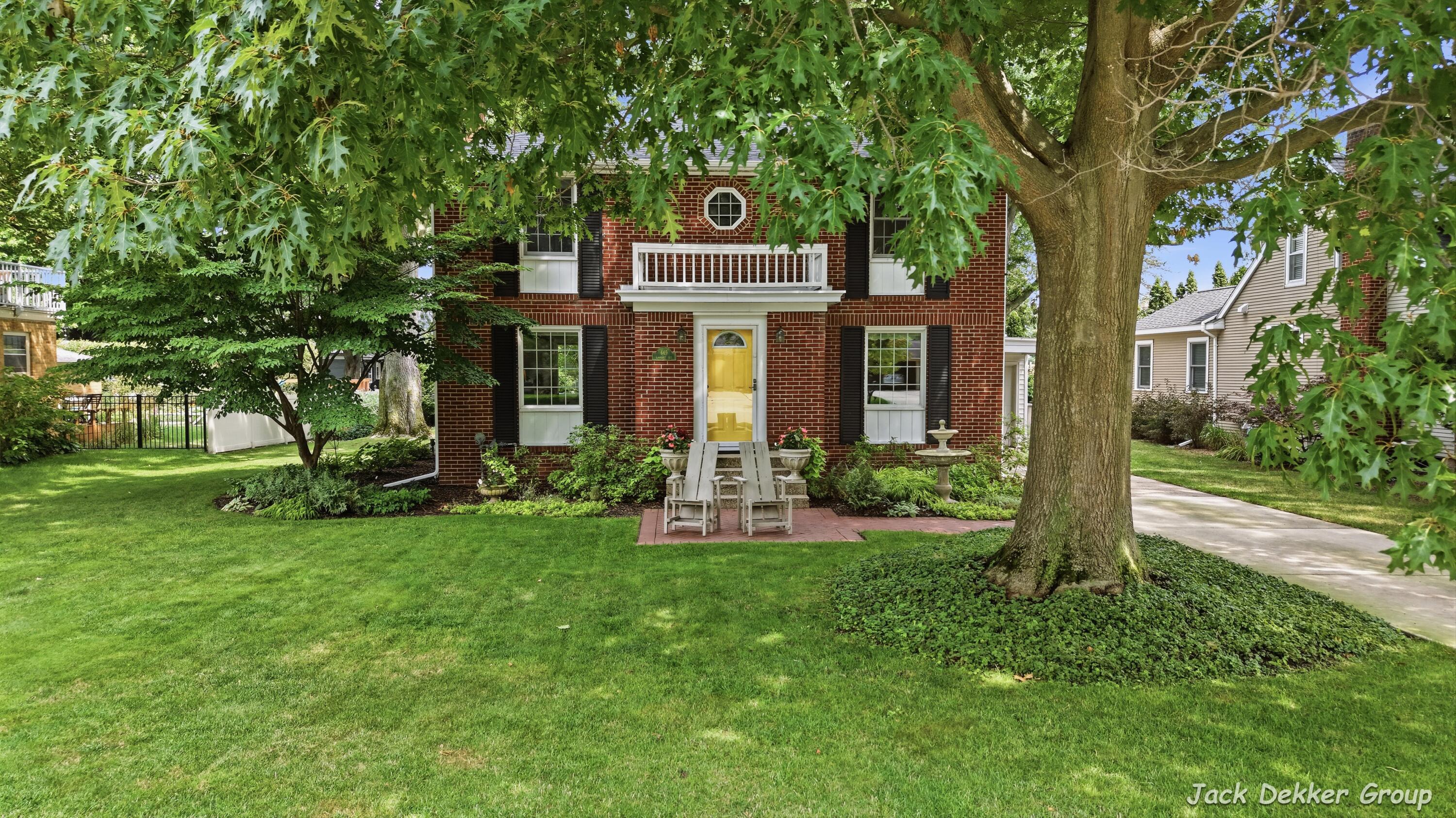 445 W Lawrence Avenue Zeeland MI 49464