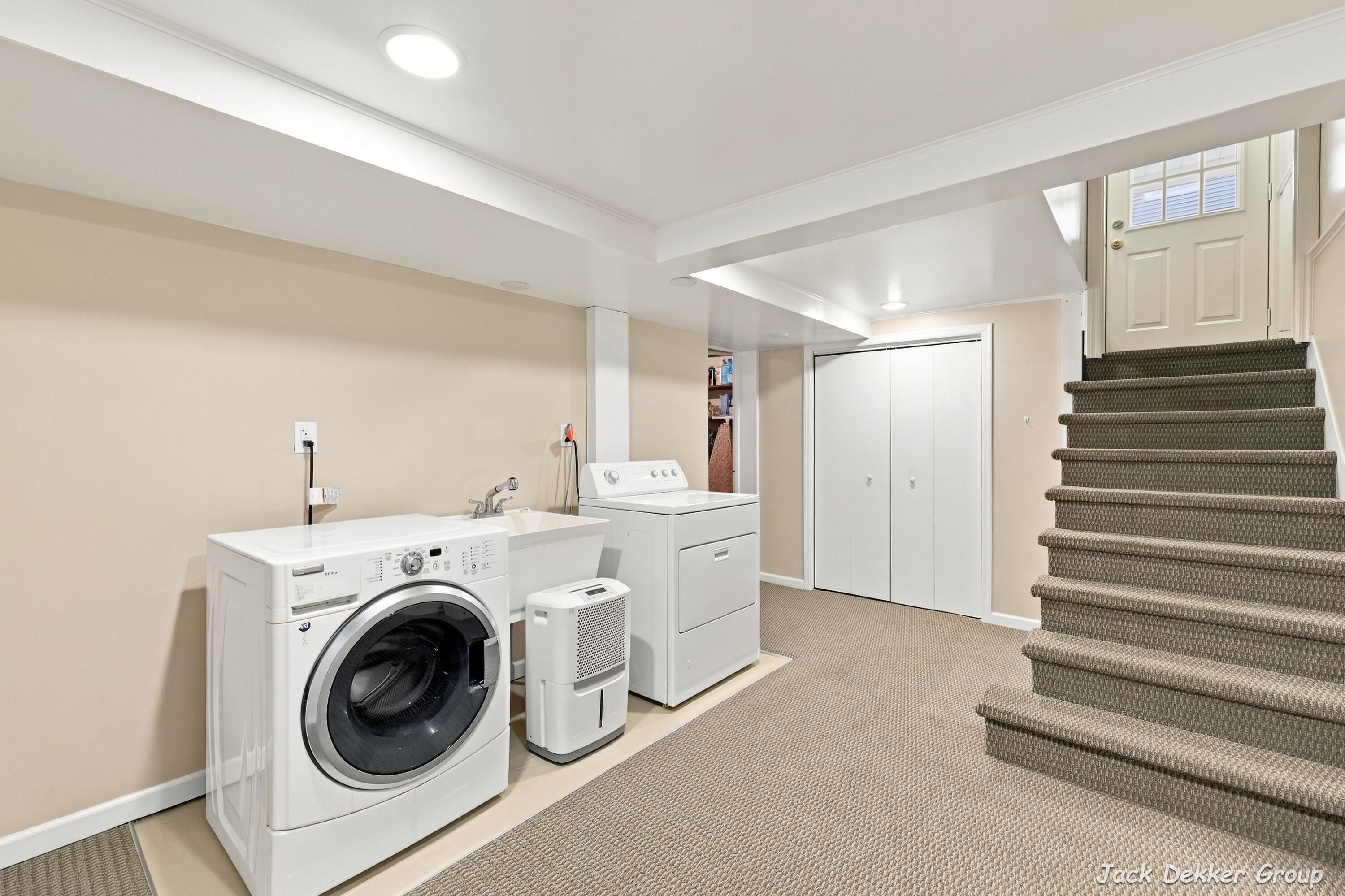 445 W Lawrence Avenue Zeeland MI 49464